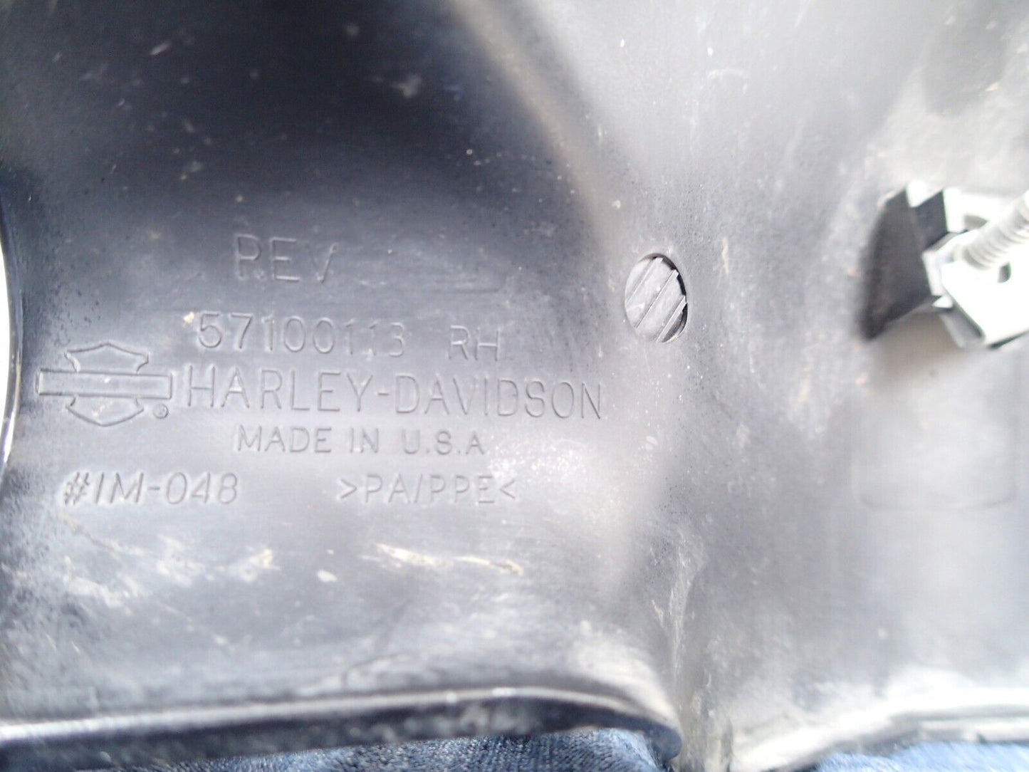 14-23 HARLEY TOURING LOWER LEG FAIRING RIGHT CAP COVER 57100113