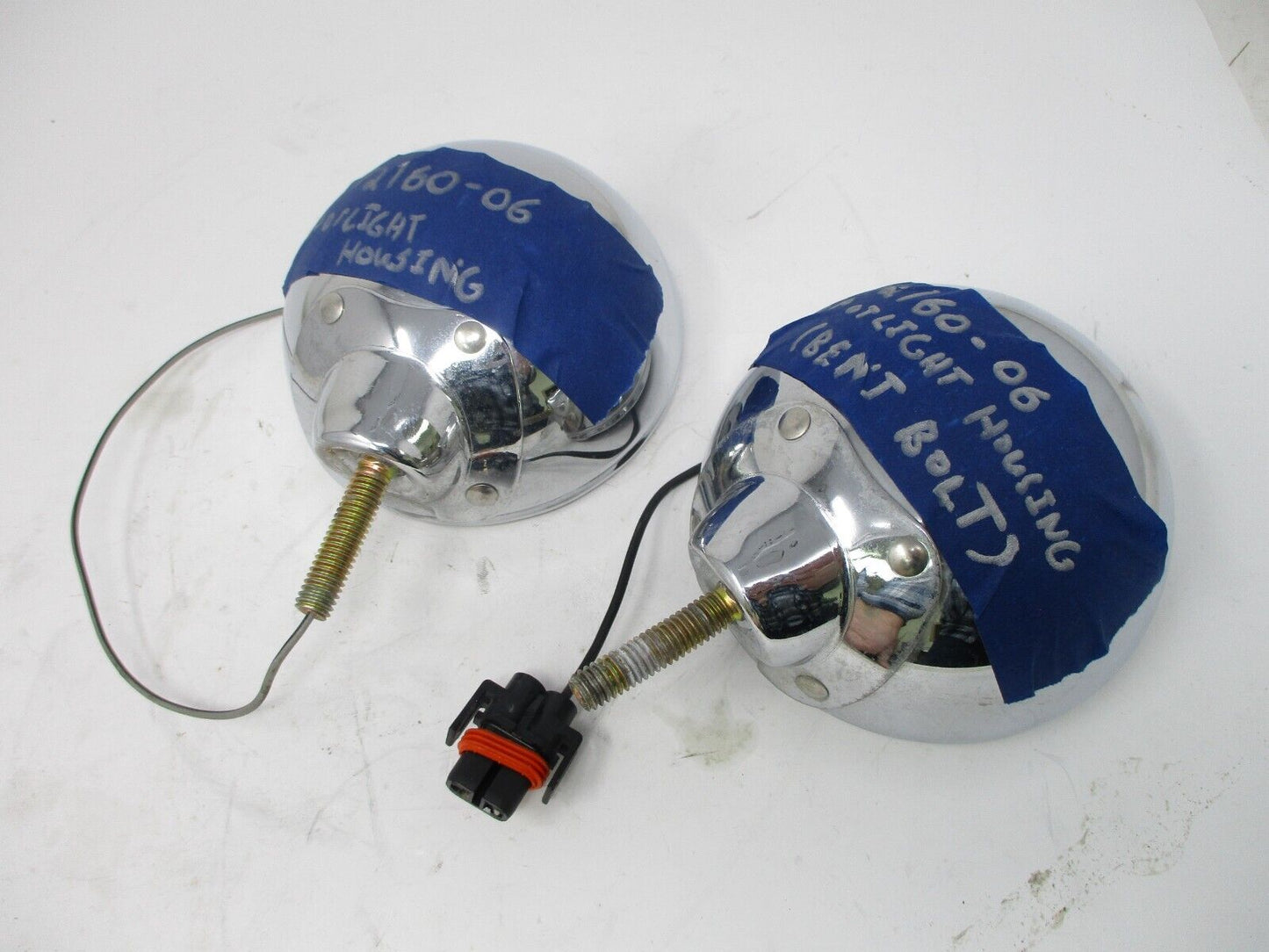 '13 Harley Electra Glide Ultra FRONT LEFT R/L AUXILLARY LAMP HOUSING BENT BOLT