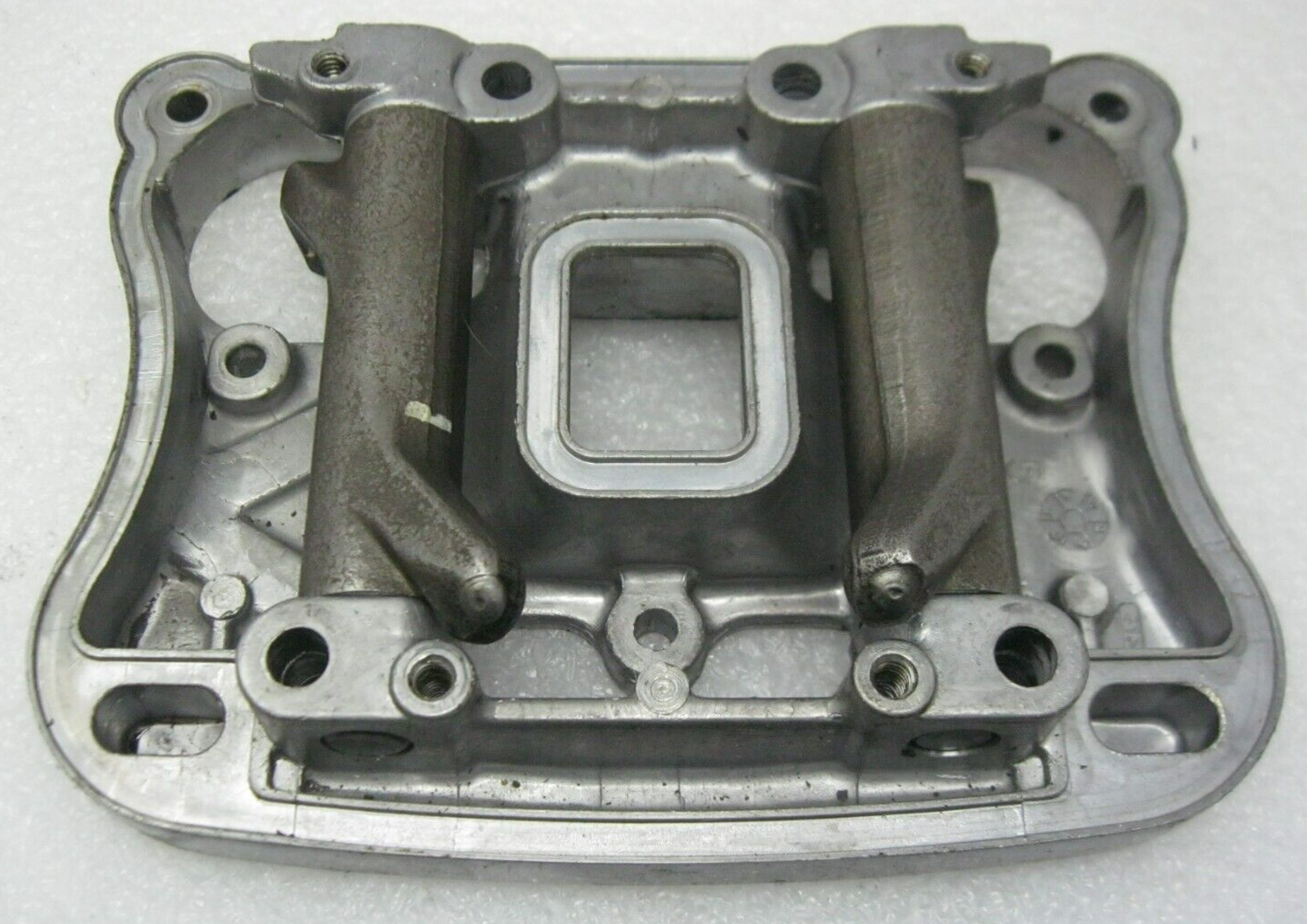 Harley-Davidson OEM 04-06 XL 883 Lower Rocker Cover c/w Rocker Arms  17532-86C