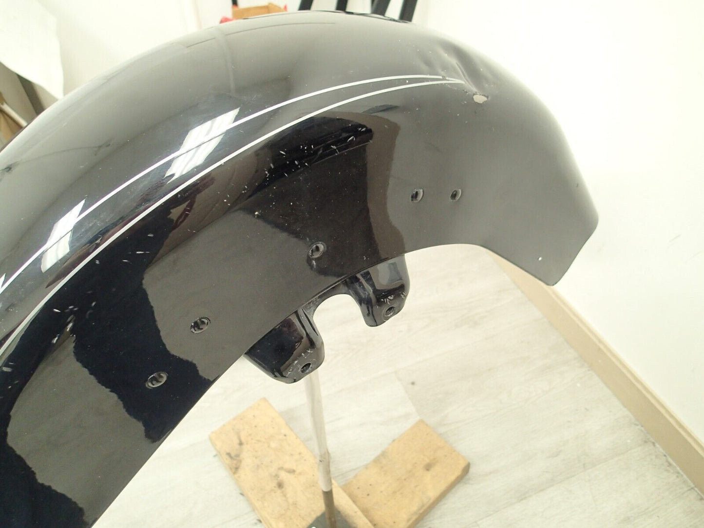 Harley-Davidson OEM 14-23 FLH, FHT Black Front Fender SEE DENT 58900009 VIDEO