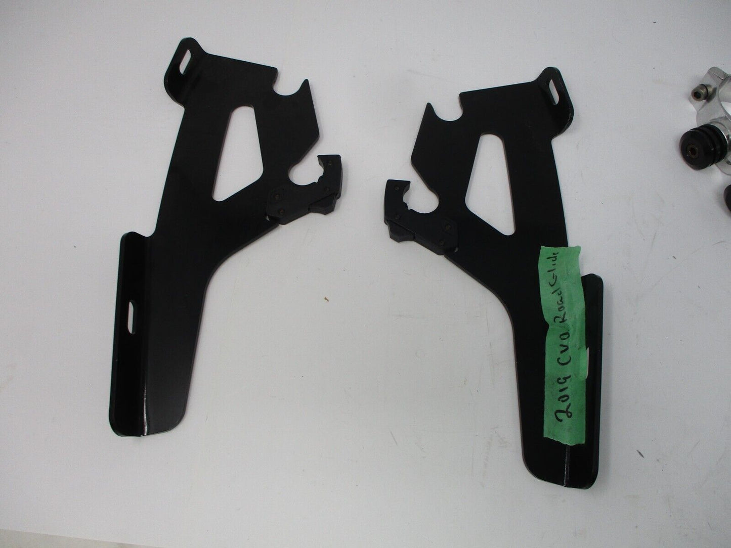 Memphis Shades Trigger-Lock Mount Kit Black 2321-0377 04-12 Vegas NOT FULL Kit