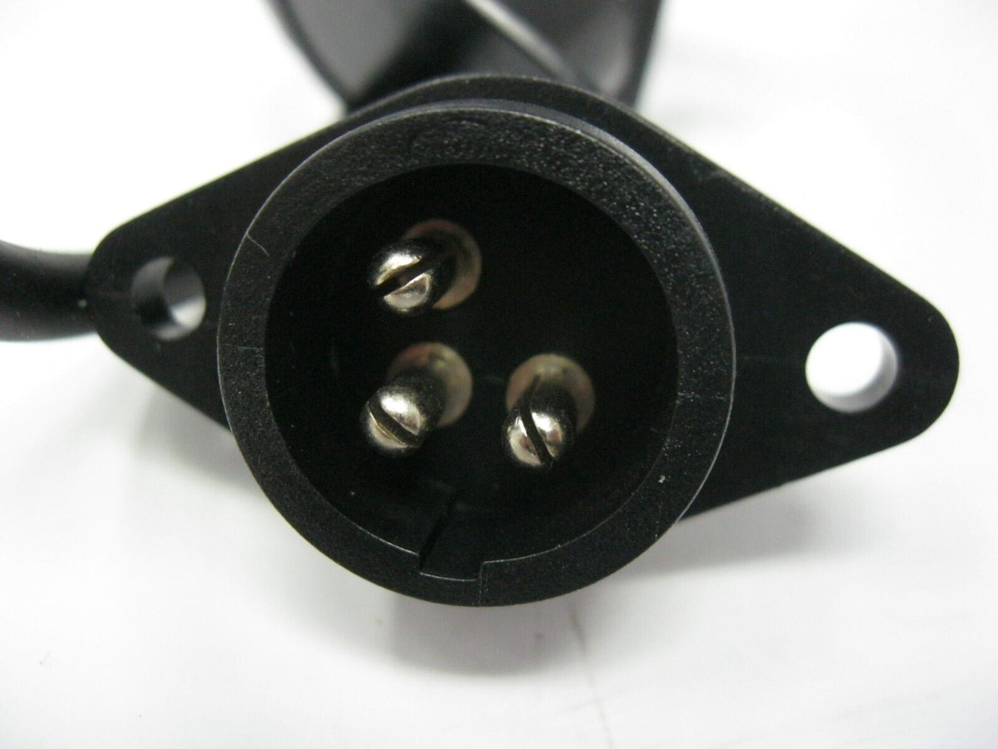 3 Pin Plug in Connector set (Unknown Part Number & Fitment)
