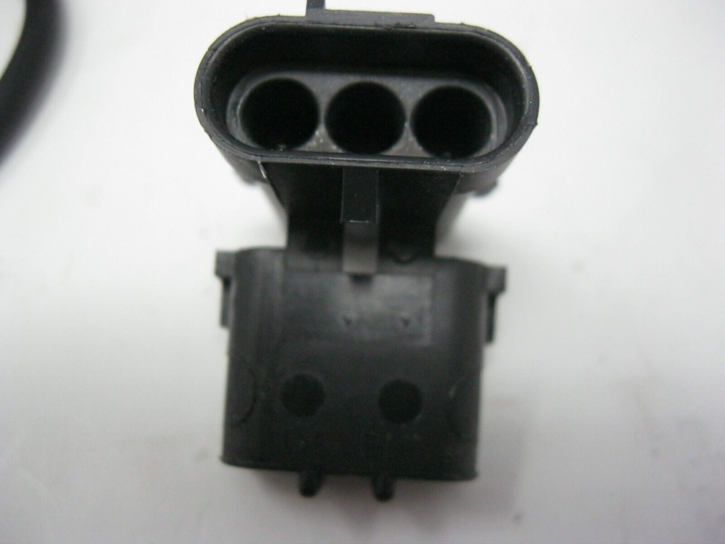 3 Pin Plug in Connector set (Unknown Part Number & Fitment)