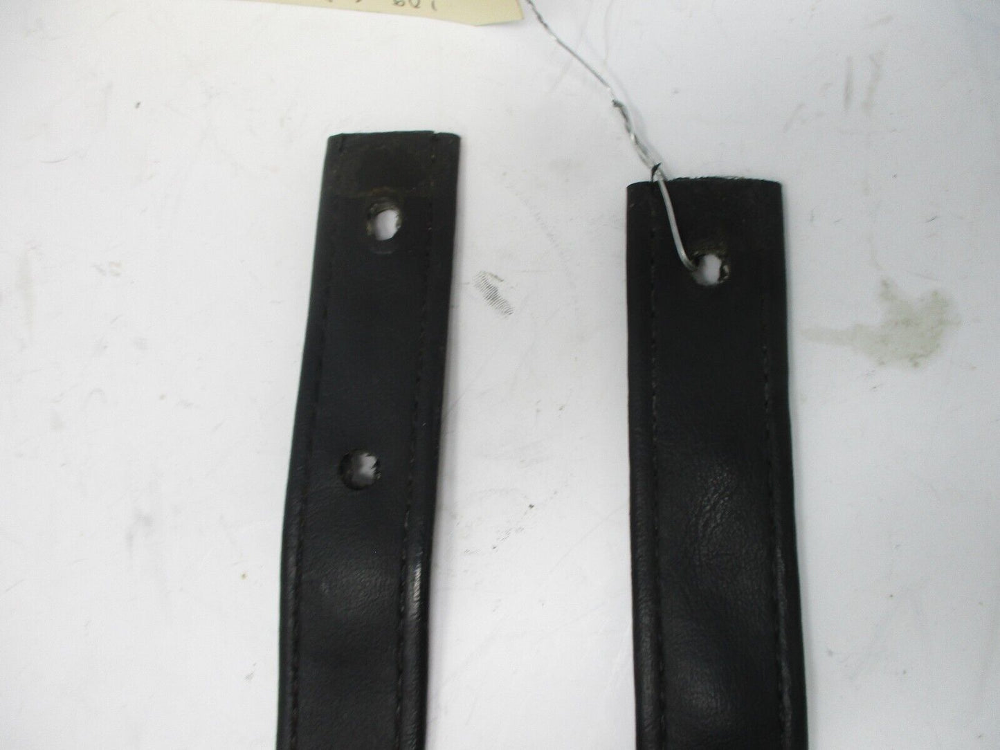 1 USED 21'' inch OEM Harley Davidson Grab Strap P/N 51808-05