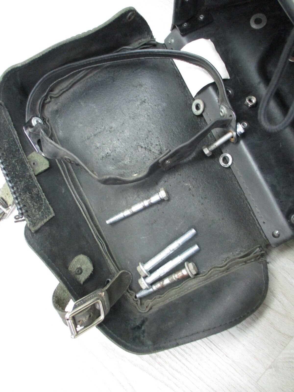 HARLEY DAVIDSON OEM - 84-17 Fatboy Leather Panniers Saddlebags 91539-00 91538-00