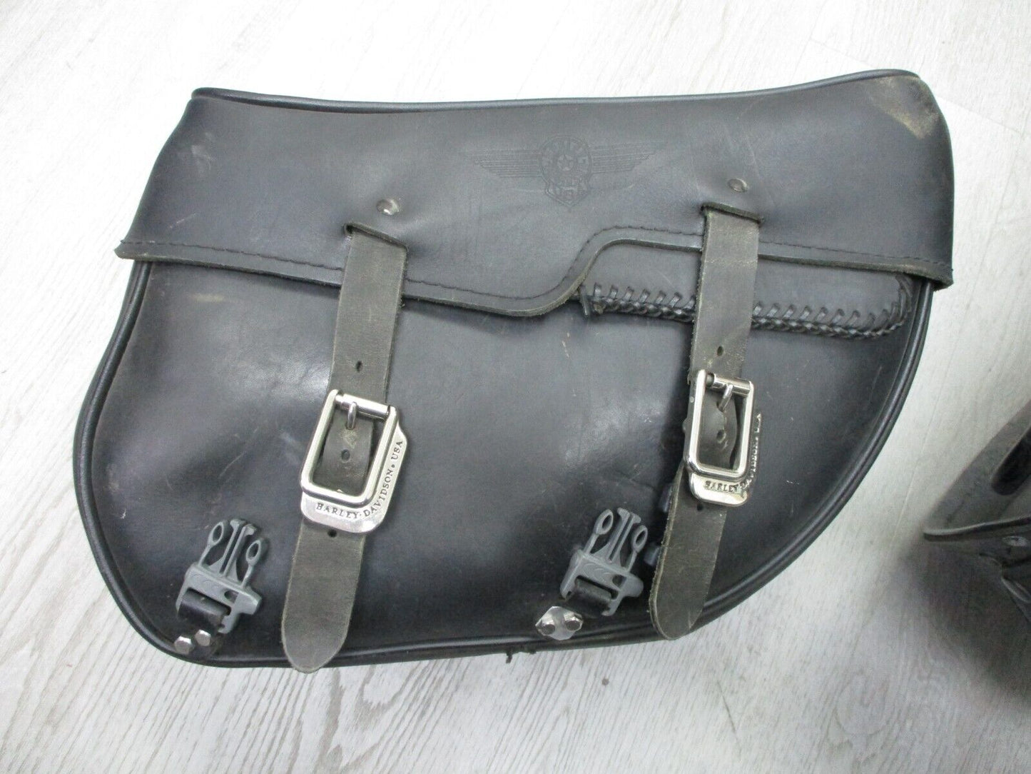 HARLEY DAVIDSON OEM - 84-17 Fatboy Leather Panniers Saddlebags 91539-00 91538-00