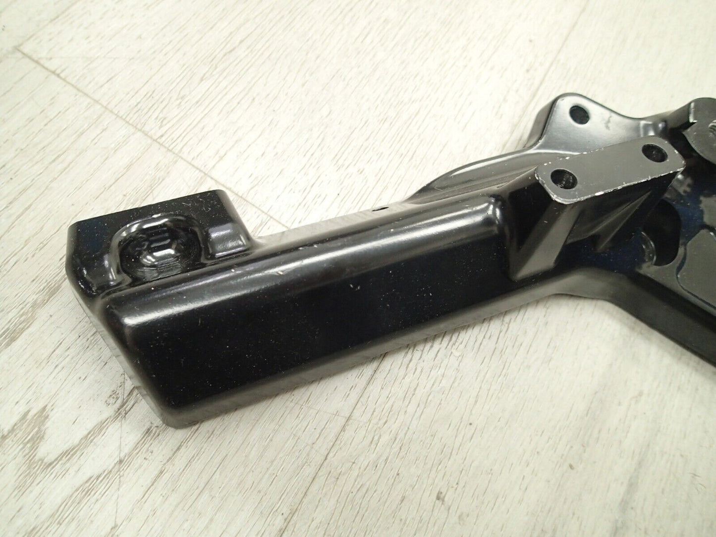 HARLEY DAVIDSON SOFTAIL EXHAUST MOUNT BRACKET OEM 65500063