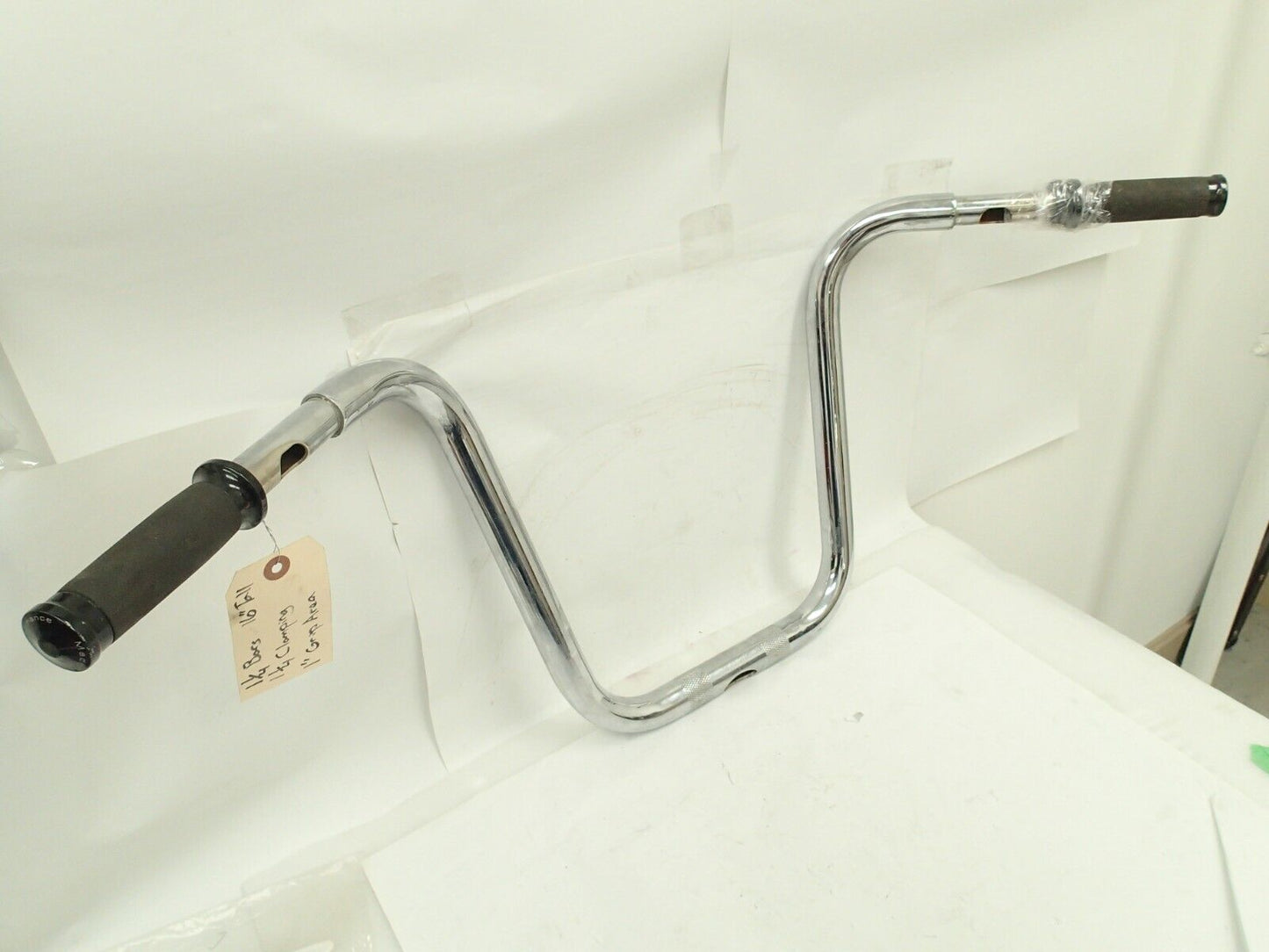 Harley-Davidson OEM Softail Heritage Classic ? Chrome Handlebar Stock 16'' Tail