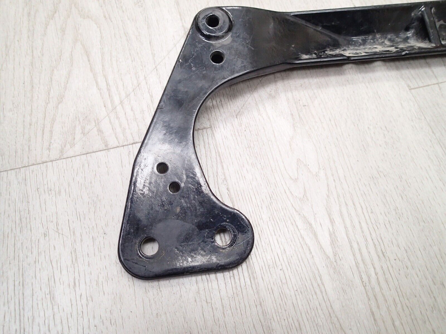 07-17 Harley Davidson Softail Deluxe Exhaust Mounting Bracket 65399-07