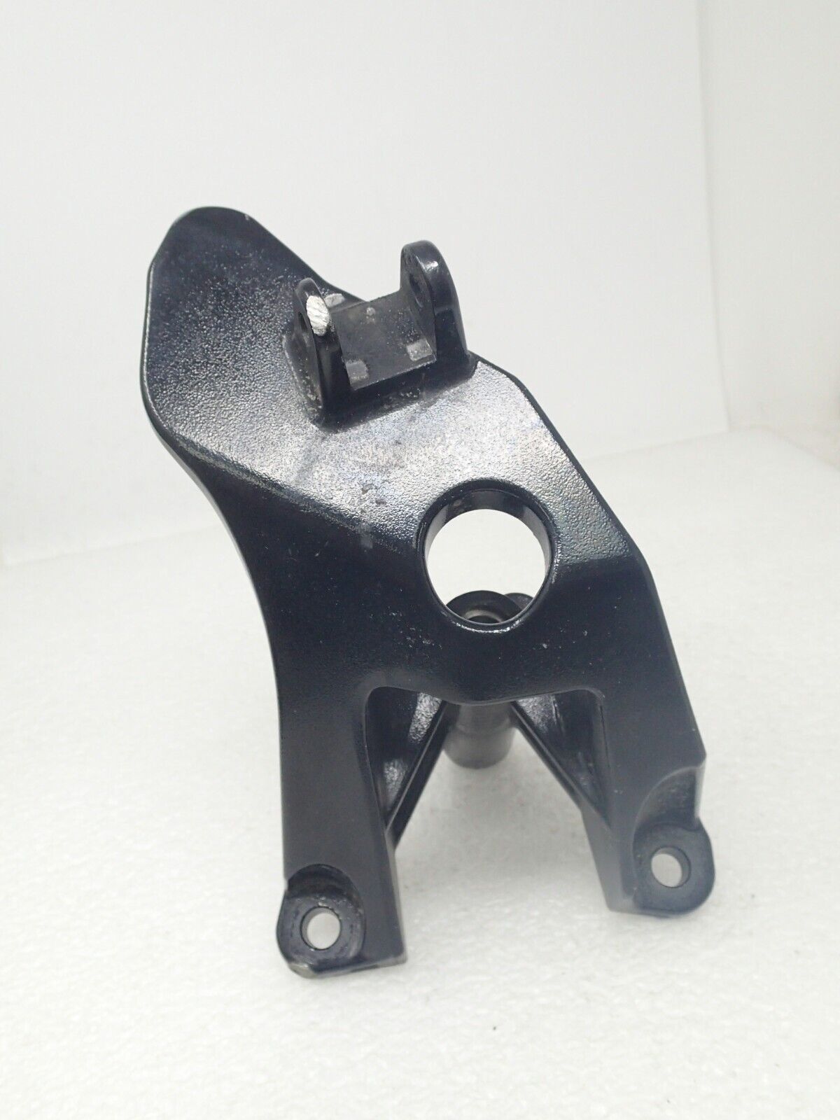 SUZUKI 2007 BOULEVARD M109 M109R VZR1800- FOOT PEG FRONT RIGHT 43511-48G00 USED