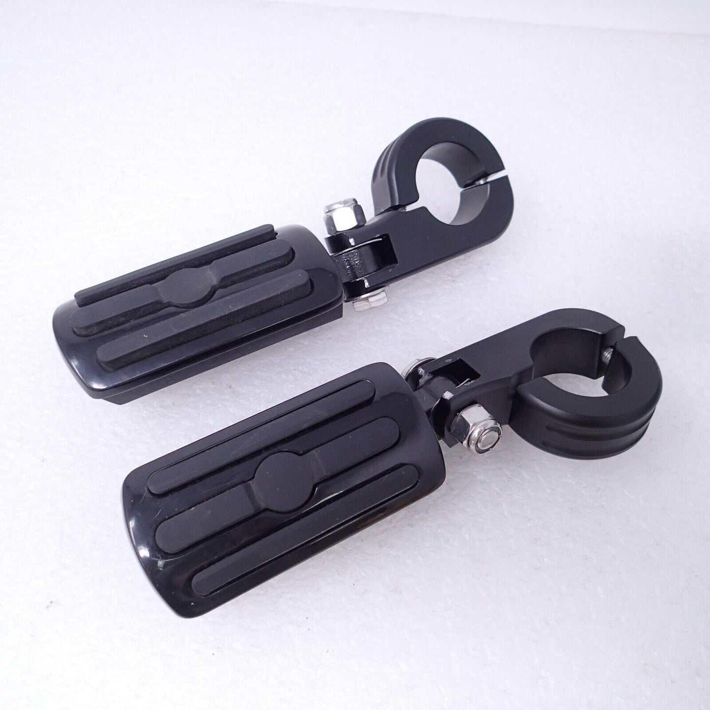1.25" Engine Guard Bar Footpegs w/ Mounts For Indian Challenger Dark Horse 2024