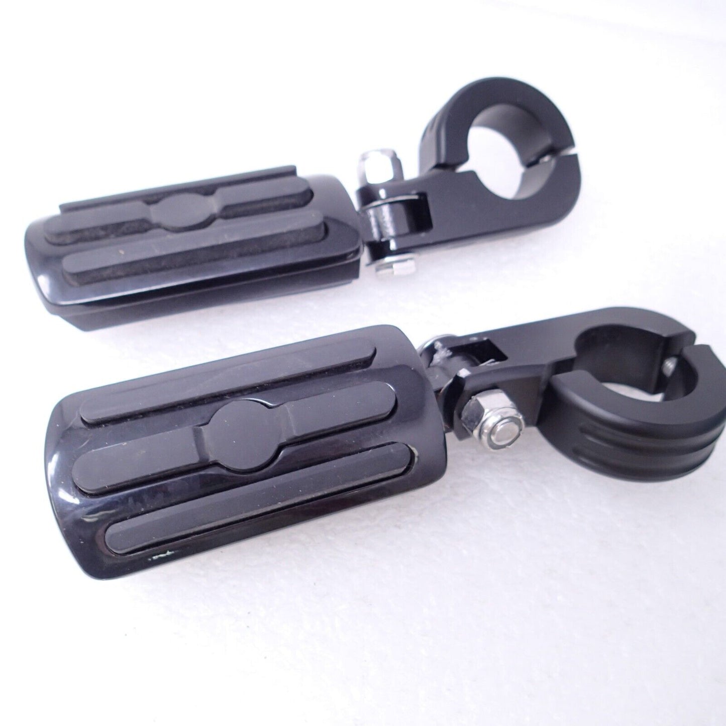 1.25" Engine Guard Bar Footpegs w/ Mounts For Indian Challenger Dark Horse 2024