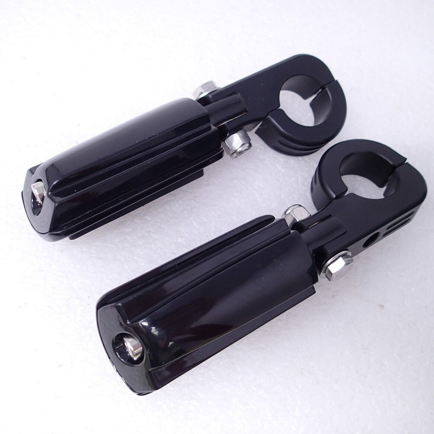 1.25" Engine Guard Bar Footpegs w/ Mounts For Indian Challenger Dark Horse 2024