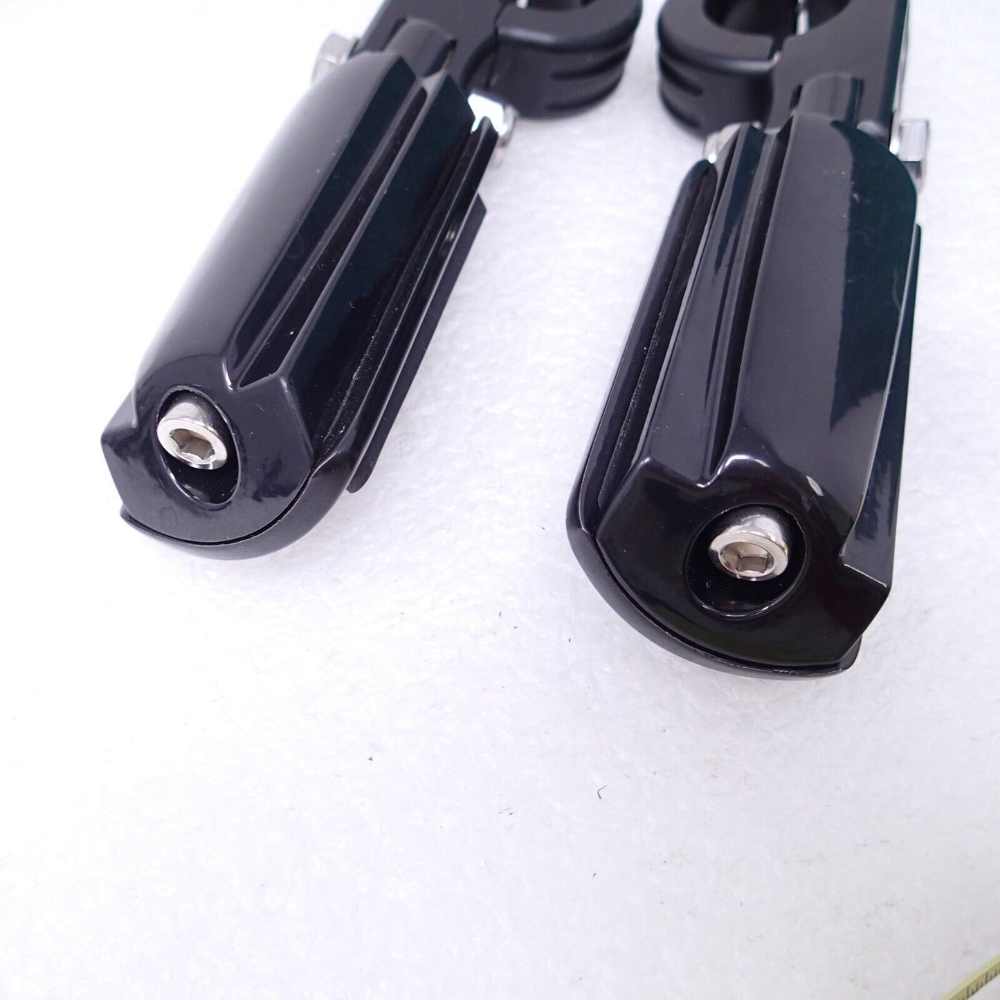 1.25" Engine Guard Bar Footpegs w/ Mounts For Indian Challenger Dark Horse 2024