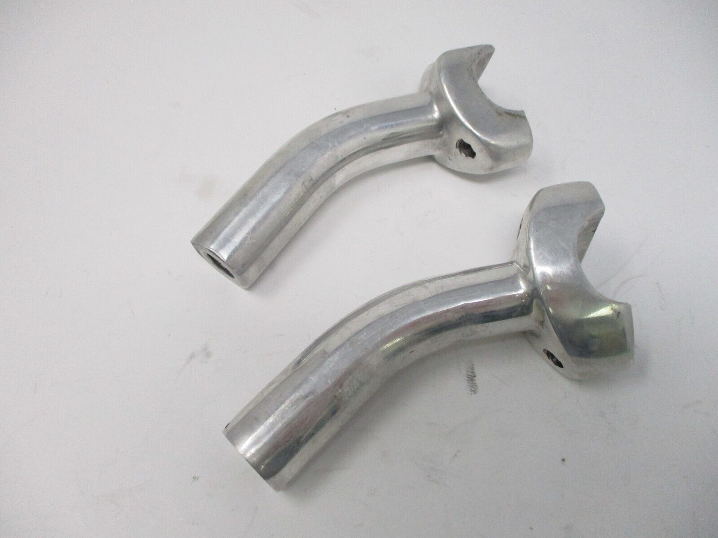 V.T 25-0528 1  1/8" Pullback Handlebar Risers