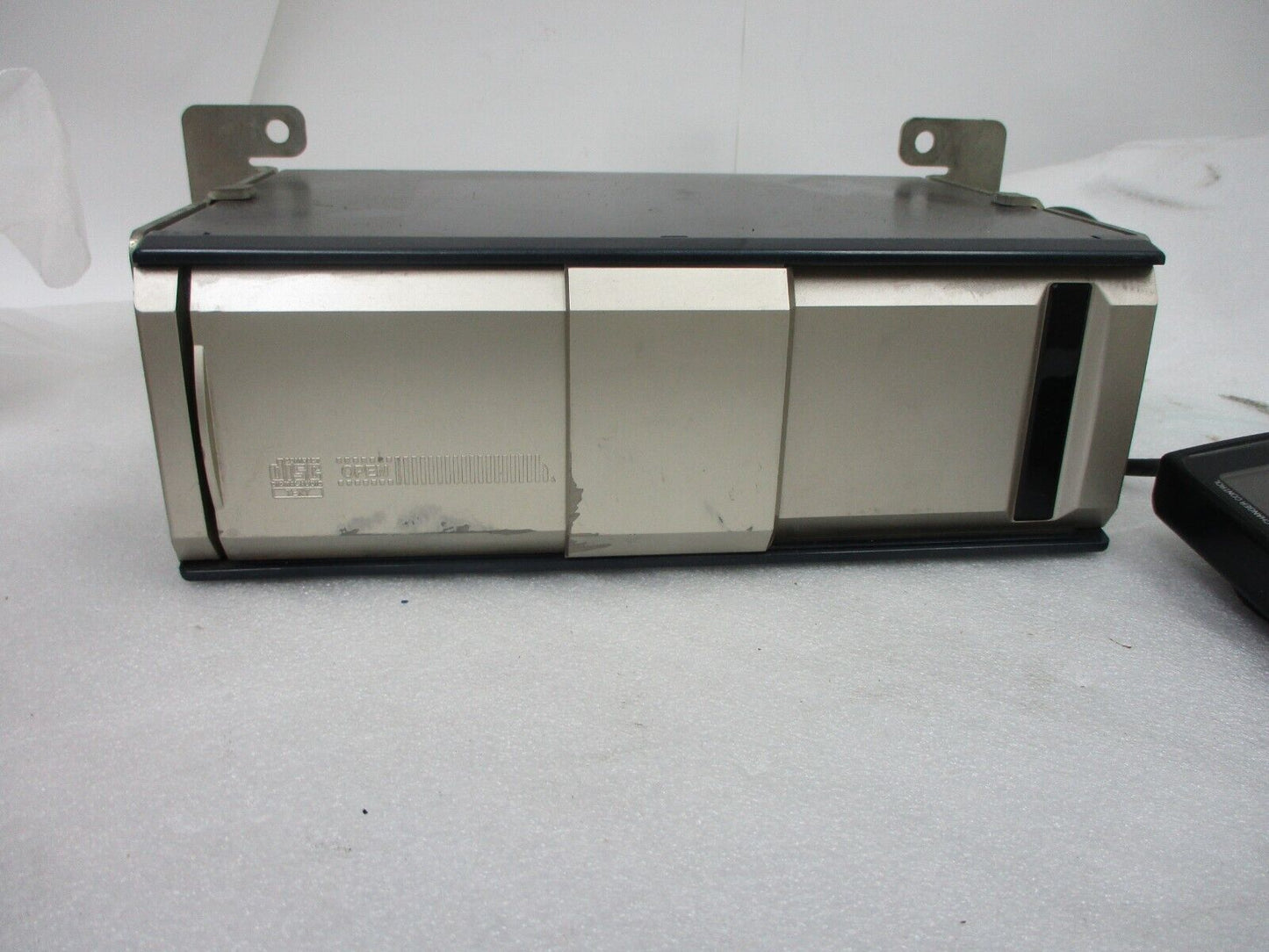 Harley-Davidson 12 Disc CD Changer 59695 NOT tested (Made Singapore)