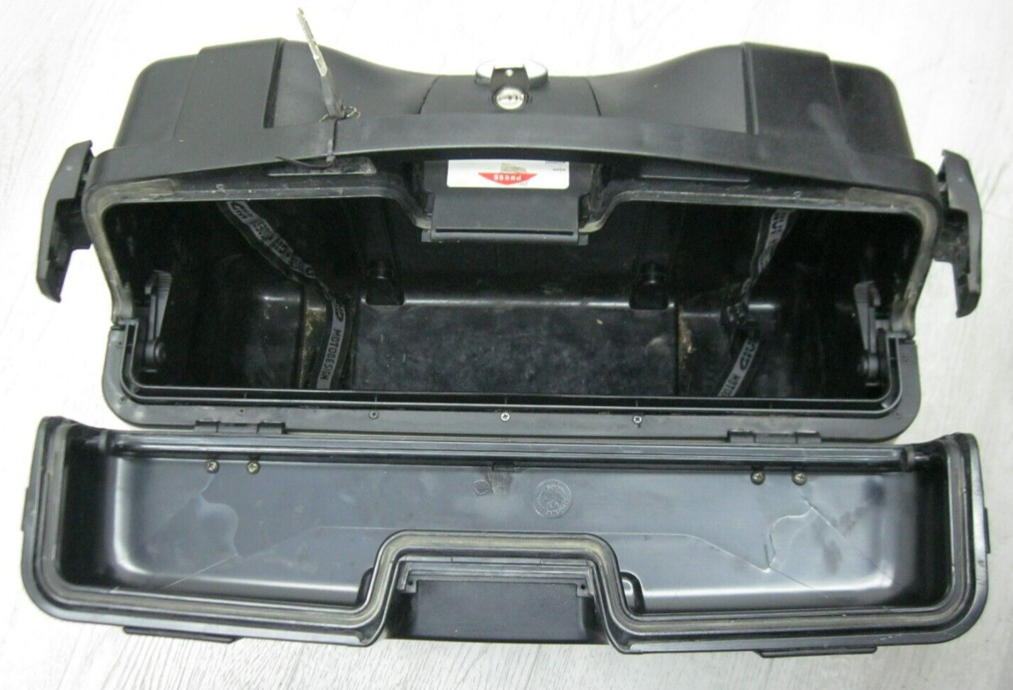 Givi Brushed Aluminum 33 Litre Trunk 0r Side Case 2 Keys believed to be  TRK33NA