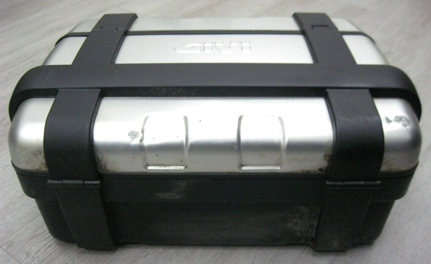 Givi Brushed Aluminum 33 Litre Trunk 0r Side Case 2 Keys believed to be  TRK33NA