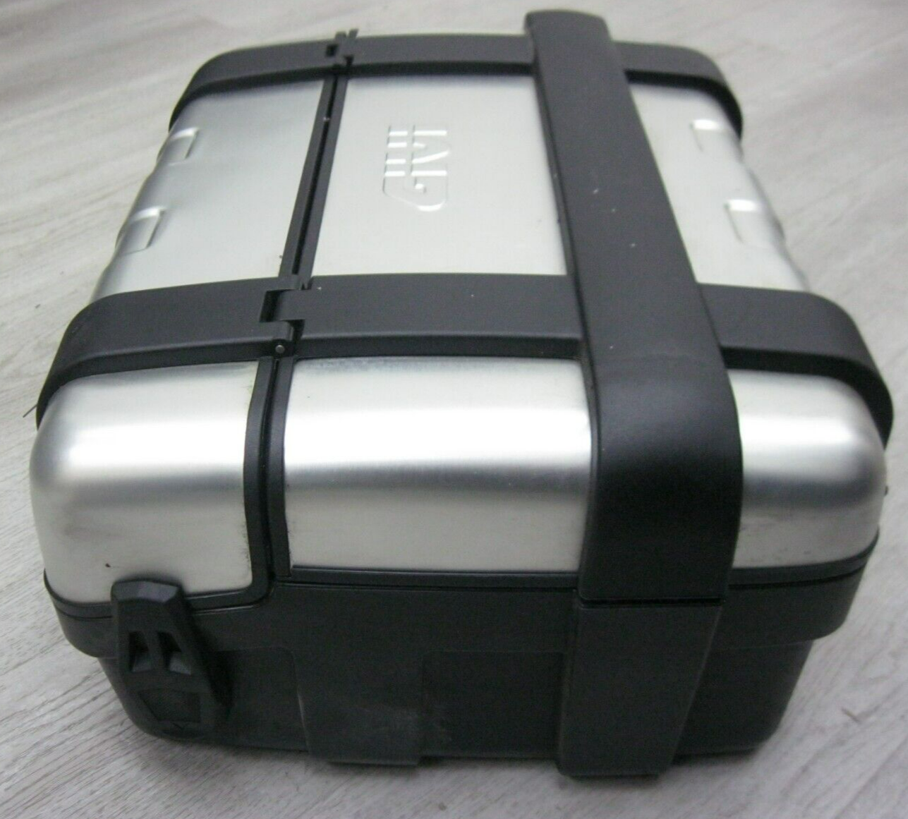 Givi Brushed Aluminum 33 Litre Trunk 0r Side Case 2 Keys believed to be  TRK33NA