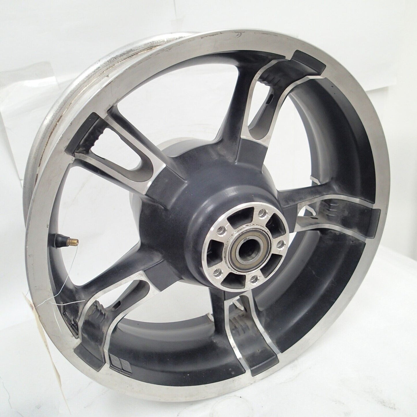 2019 HARLEY DAVIDSON REAR WHEEL RIM STRAIGHT 16X5 (40900033) ELECTRA GLIDE ULTRA