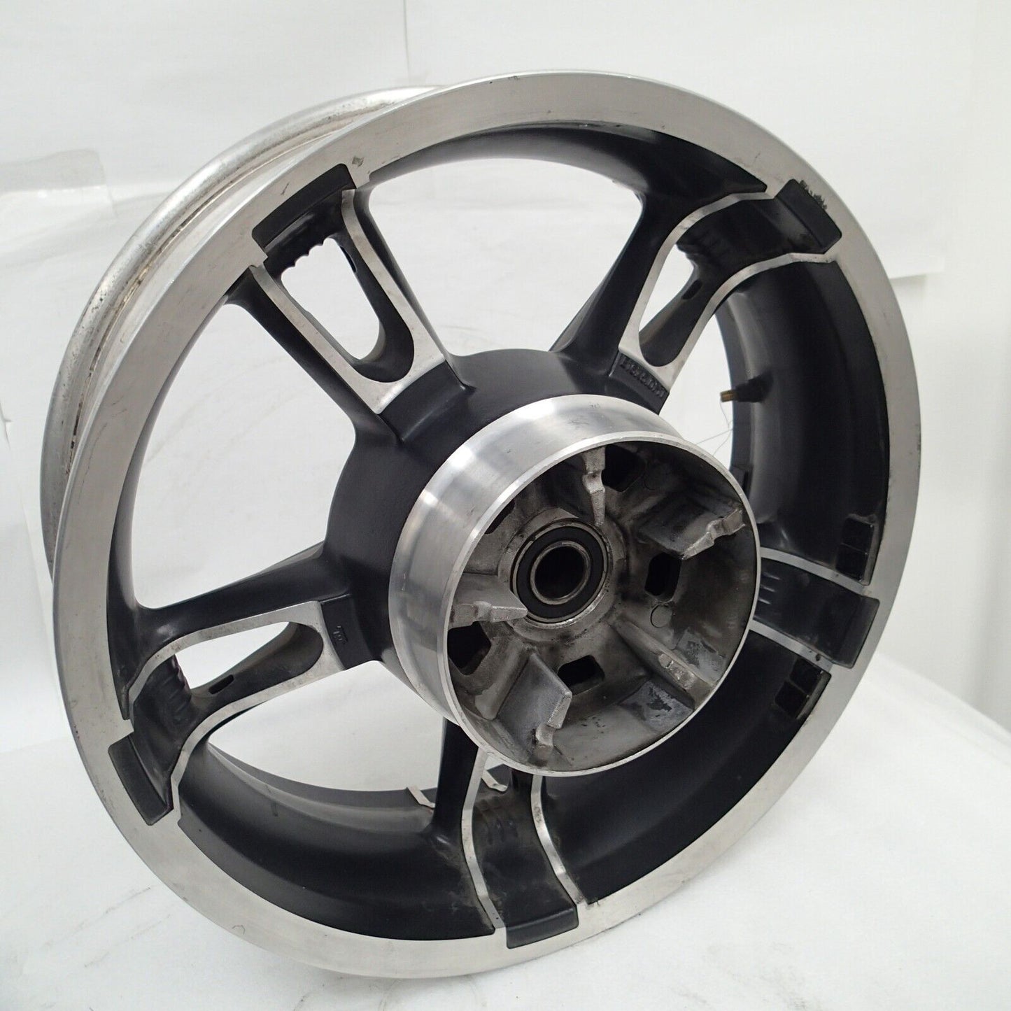 2019 HARLEY DAVIDSON REAR WHEEL RIM STRAIGHT 16X5 (40900033) ELECTRA GLIDE ULTRA