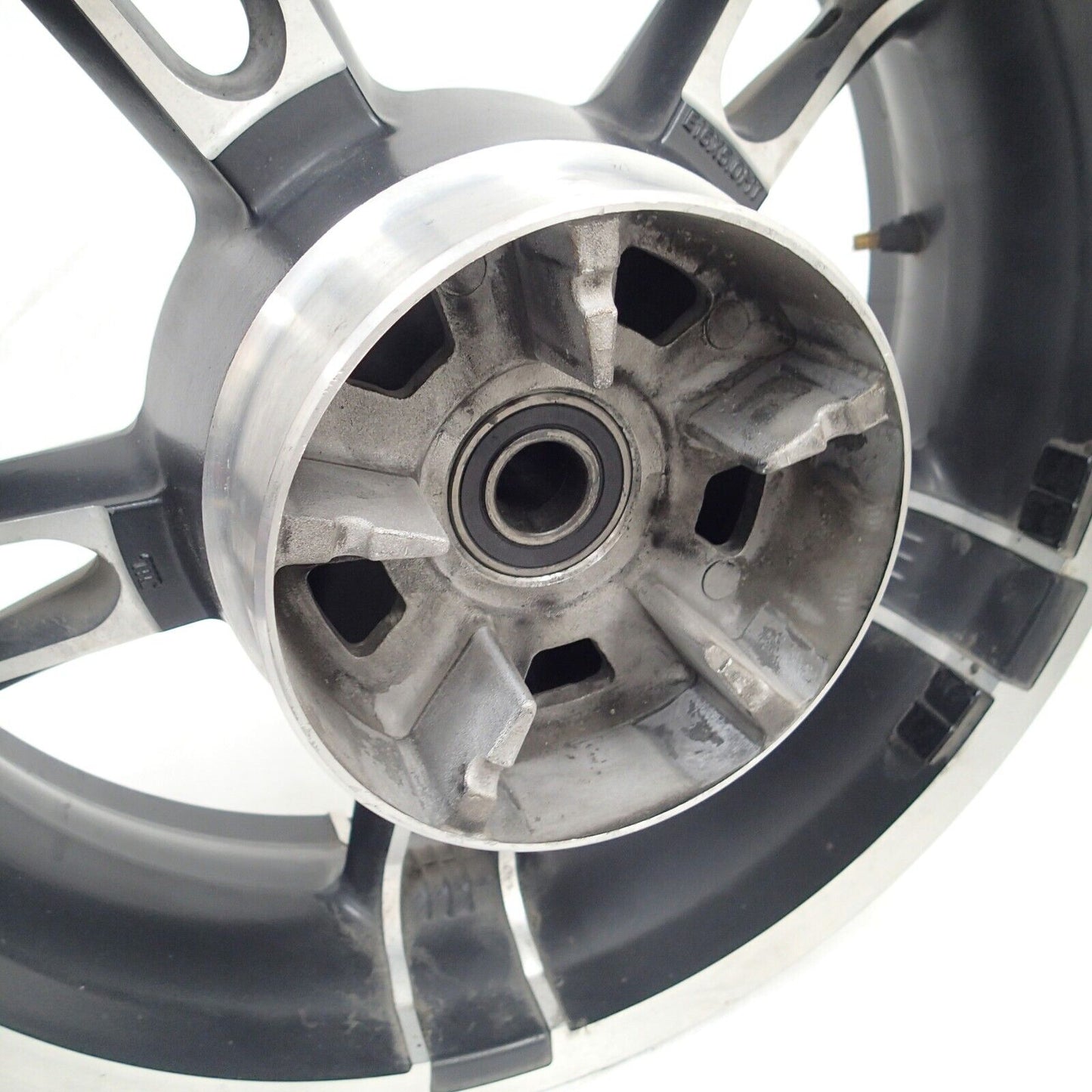2019 HARLEY DAVIDSON REAR WHEEL RIM STRAIGHT 16X5 (40900033) ELECTRA GLIDE ULTRA
