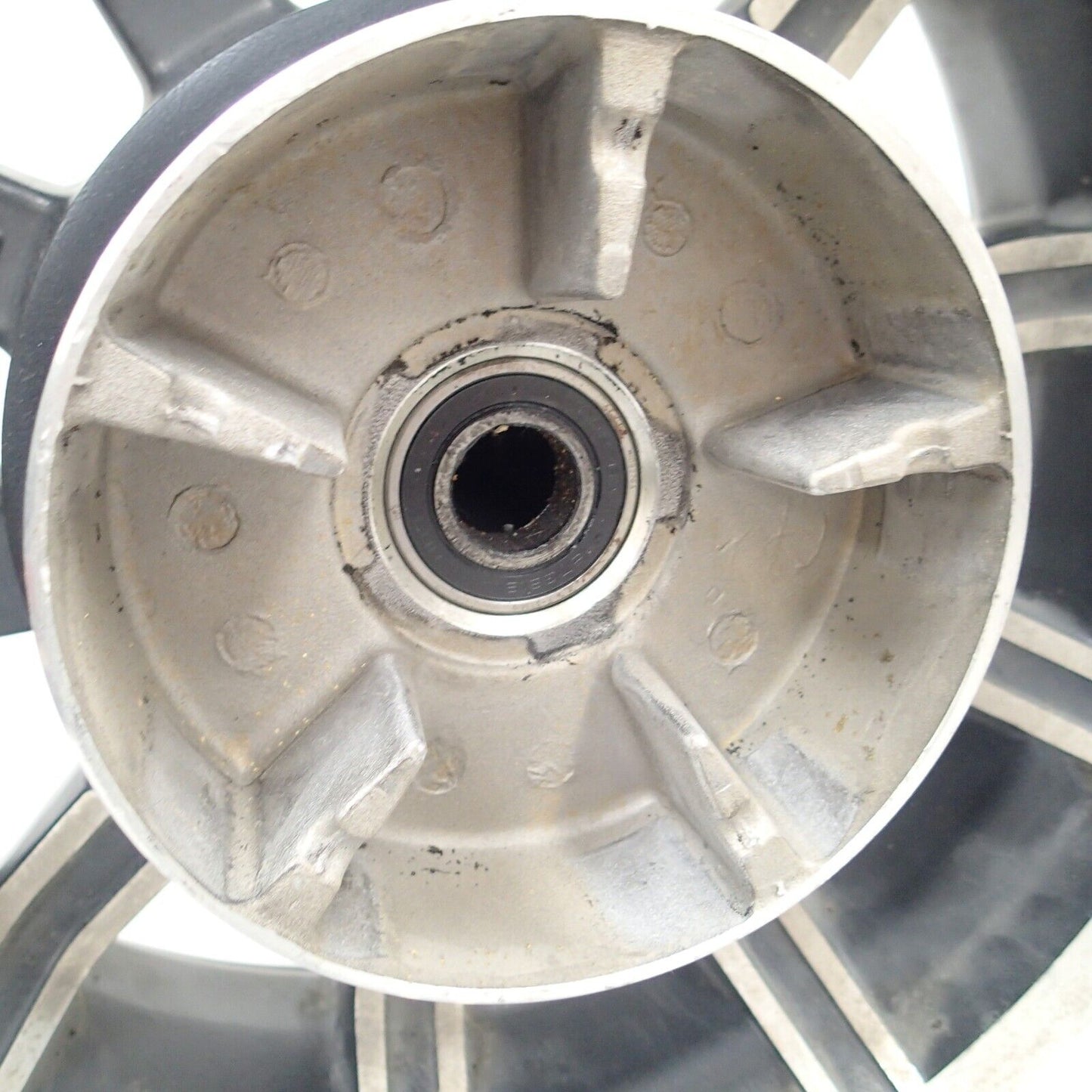 2019 HARLEY DAVIDSON ROAD GLIDE REAR WHEEL RIM STRAIGHT 16X5 (40900033) no beari