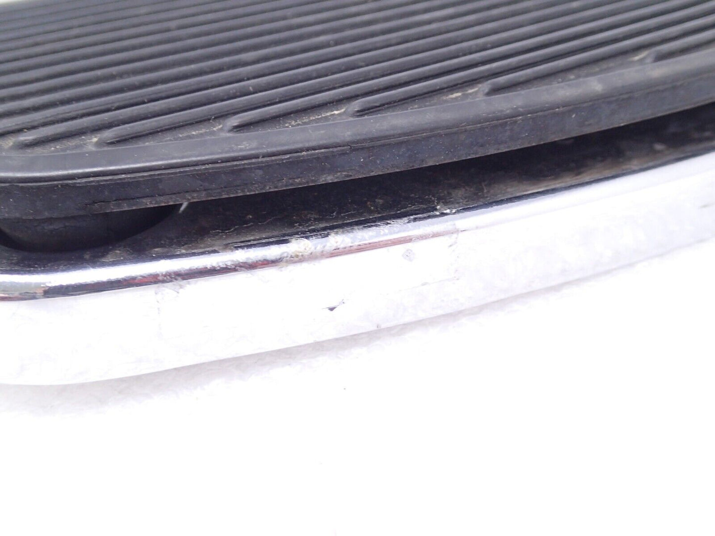 HARLEY-DAVIDSON ROAD KING CHROME FOOTREST FOOTBOARD FLOOR BOARD PAD 50621-06