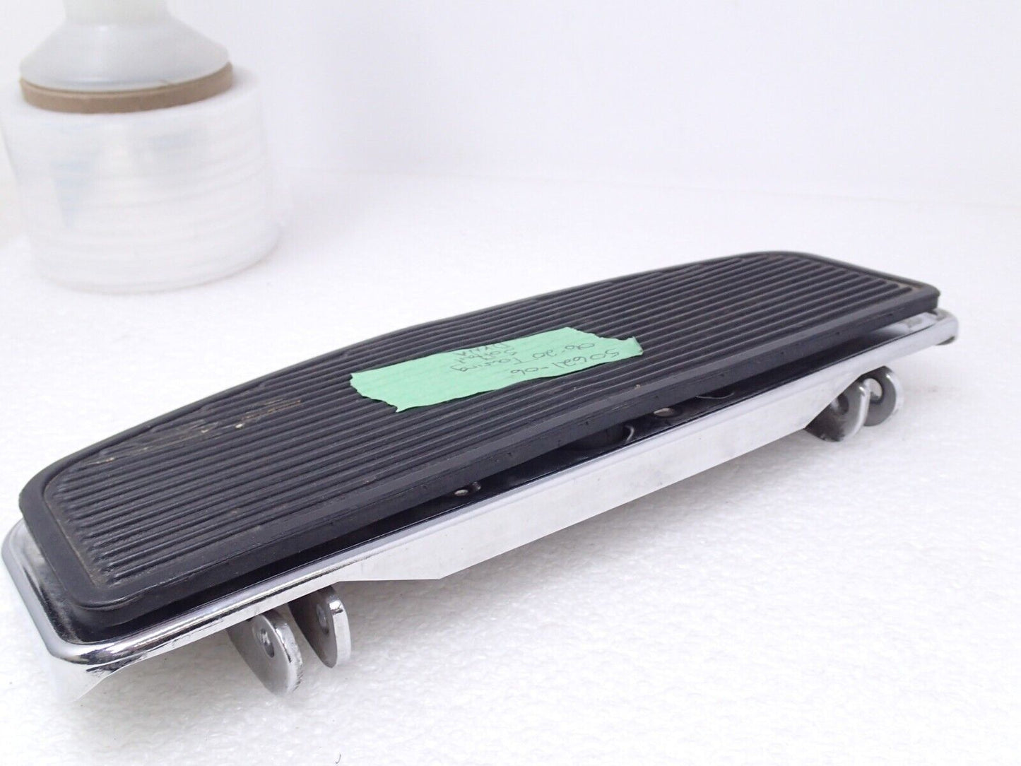 HARLEY-DAVIDSON ROAD KING CHROME FOOTREST FOOTBOARD FLOOR BOARD PAD 50621-06