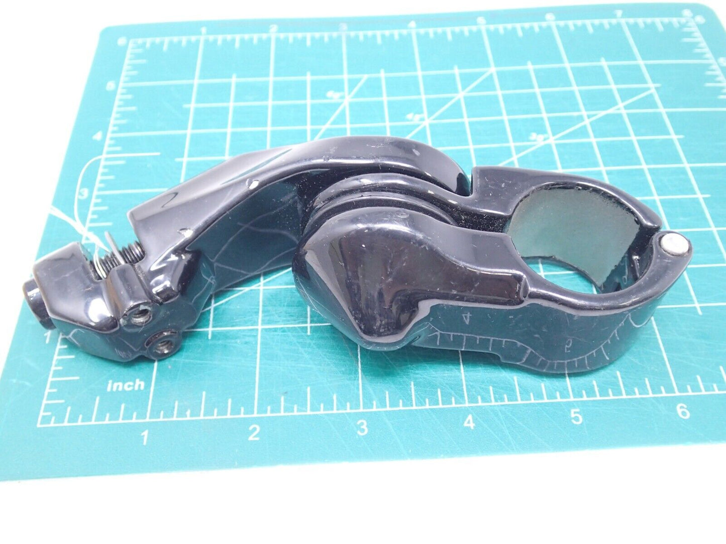 1-1/4" Short Angled Adjustable Highway Pegs Mount SINGLE Harley Crash Bar Clamp