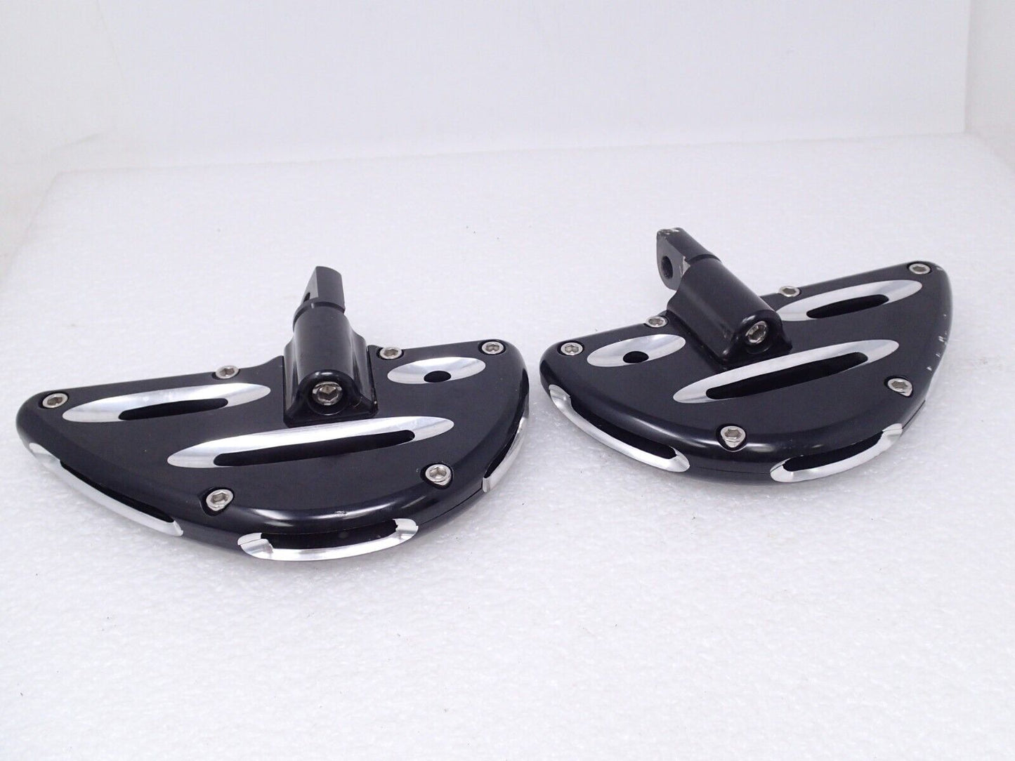 Rear Passenger Floorboards Floor Board Foot Pegs CNC For Harley Softail 883 1200