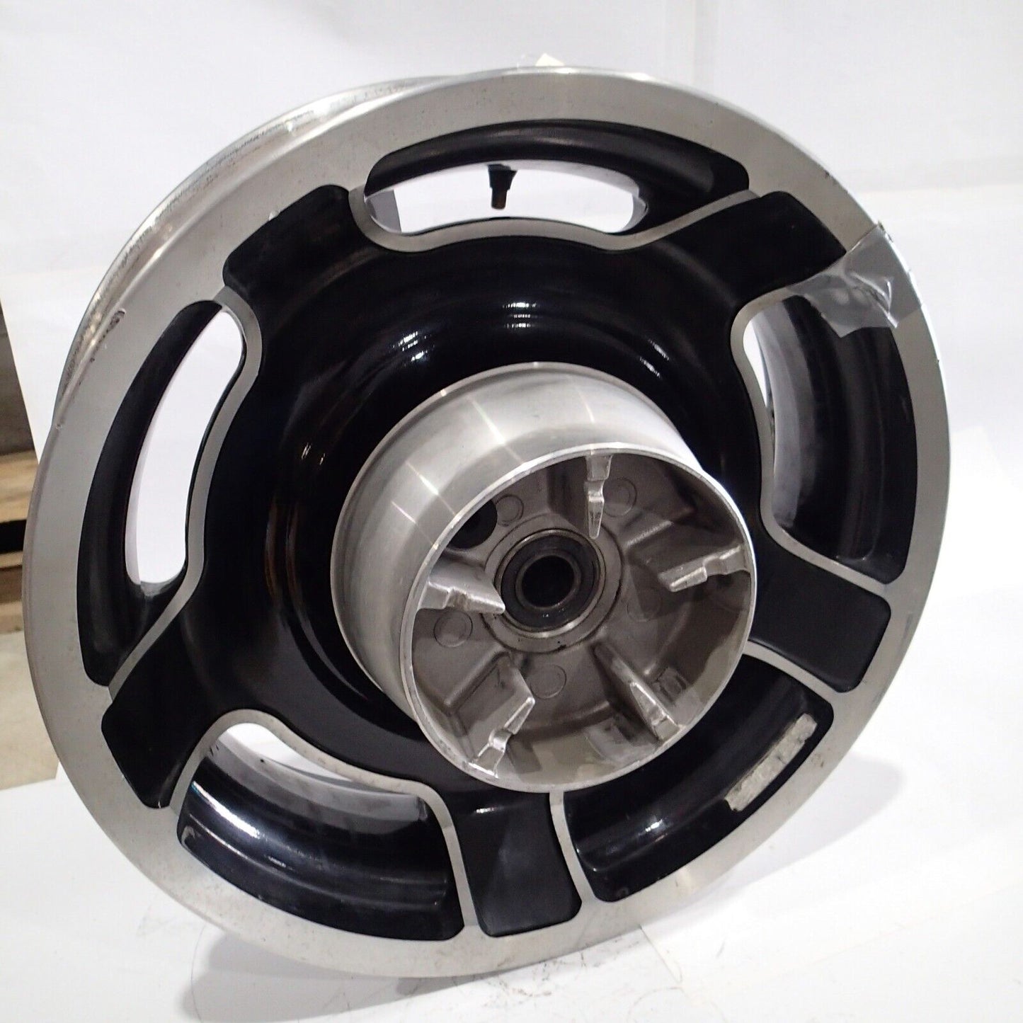 Harley-Davidson OEM Rear Wheel 41288-09A 16 x 5 41288-09A (#6)