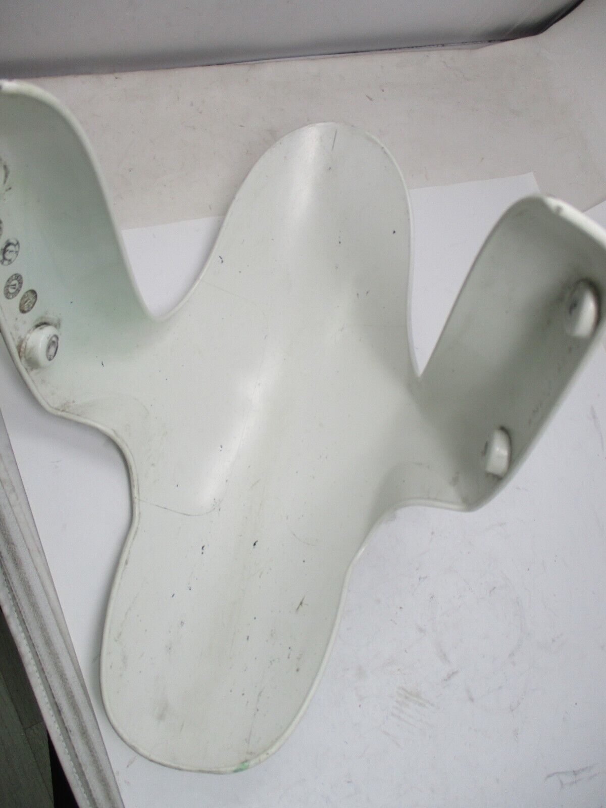 M0662.02A8MAW GENINE BUELL FRONT FENDER IN ARCTIC WHITE, ALL XB & 1125R / CR MOD