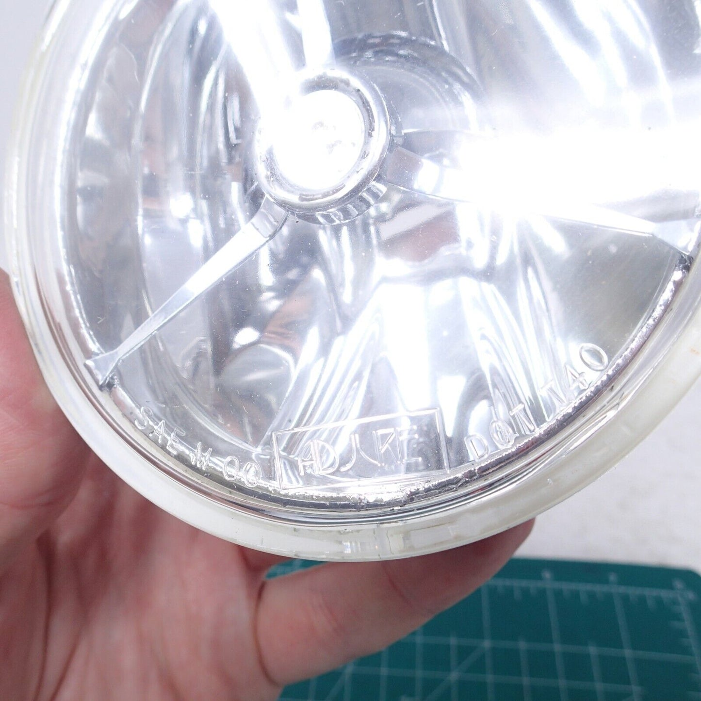Kuryakyn 2356 - 4 1/2" WAVE CUT HEADLAMP FOR TRI-BAR W/BLACK