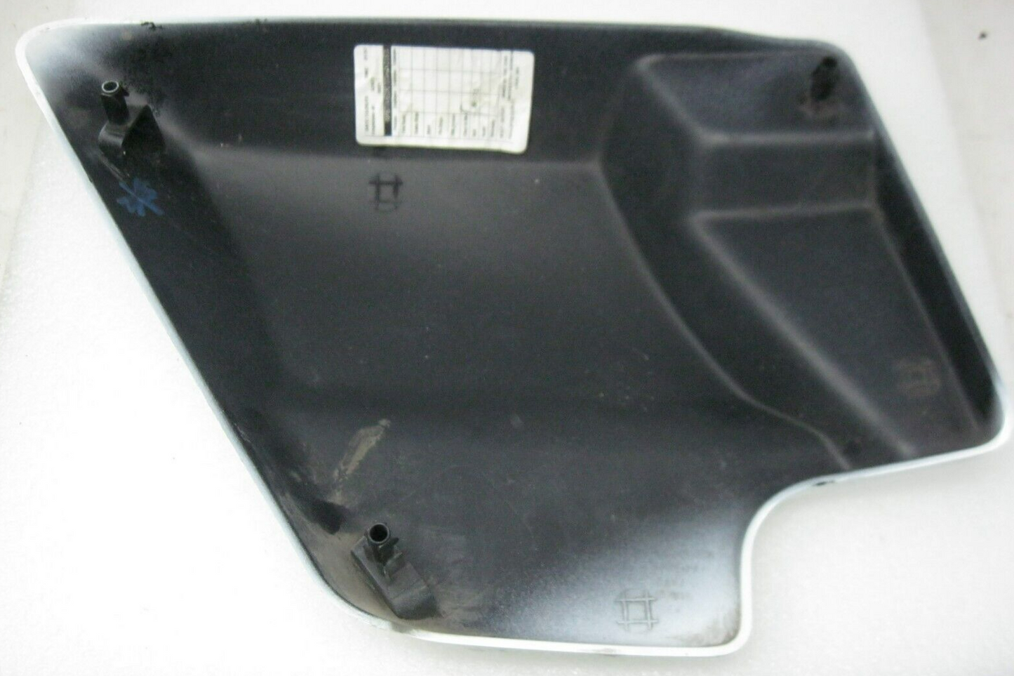 Harley-Davidson OEM Crushed Ice Pearl RH Side Cover Prime 66048-09A  57200072DZS