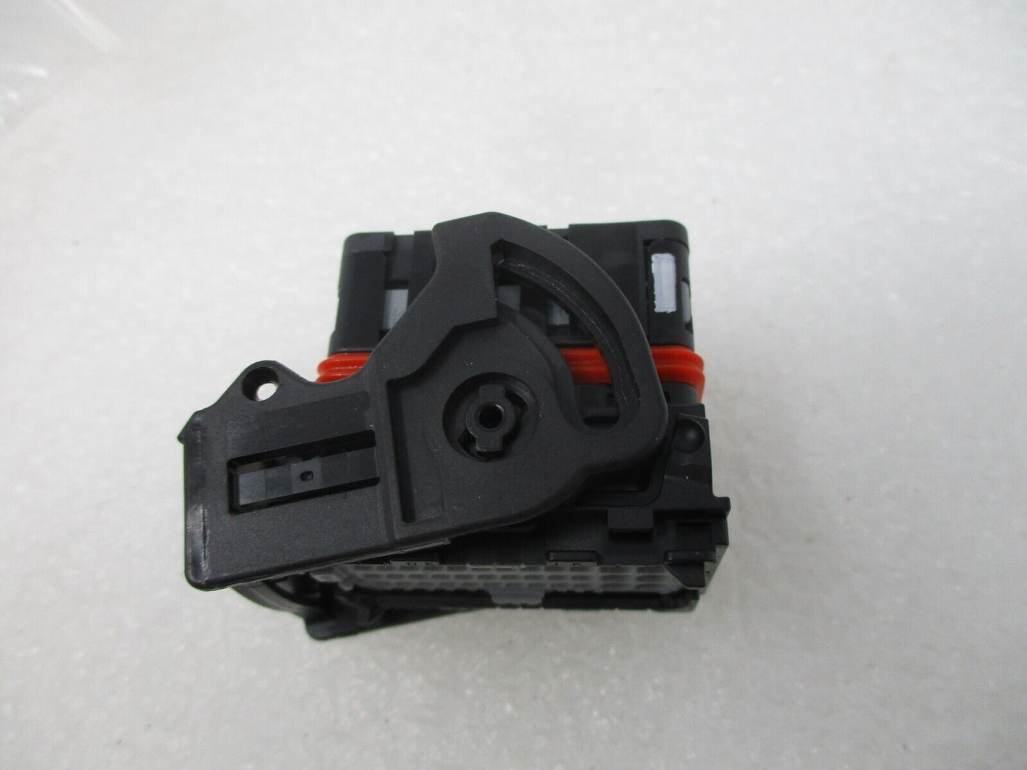 MOLEX 64320-1311 AUTOMOTIVE CONN HOUSING, RCPT, 48WAYS
