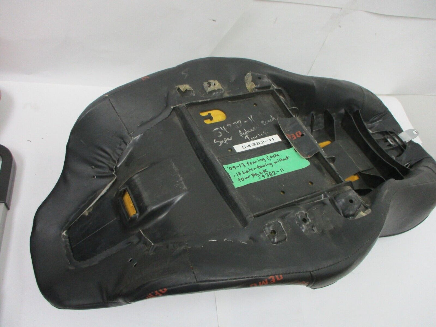 54382-11 DEMO SEAT Harley Touring Road Glide SUPER REACH Ultra Classic CVO Seat