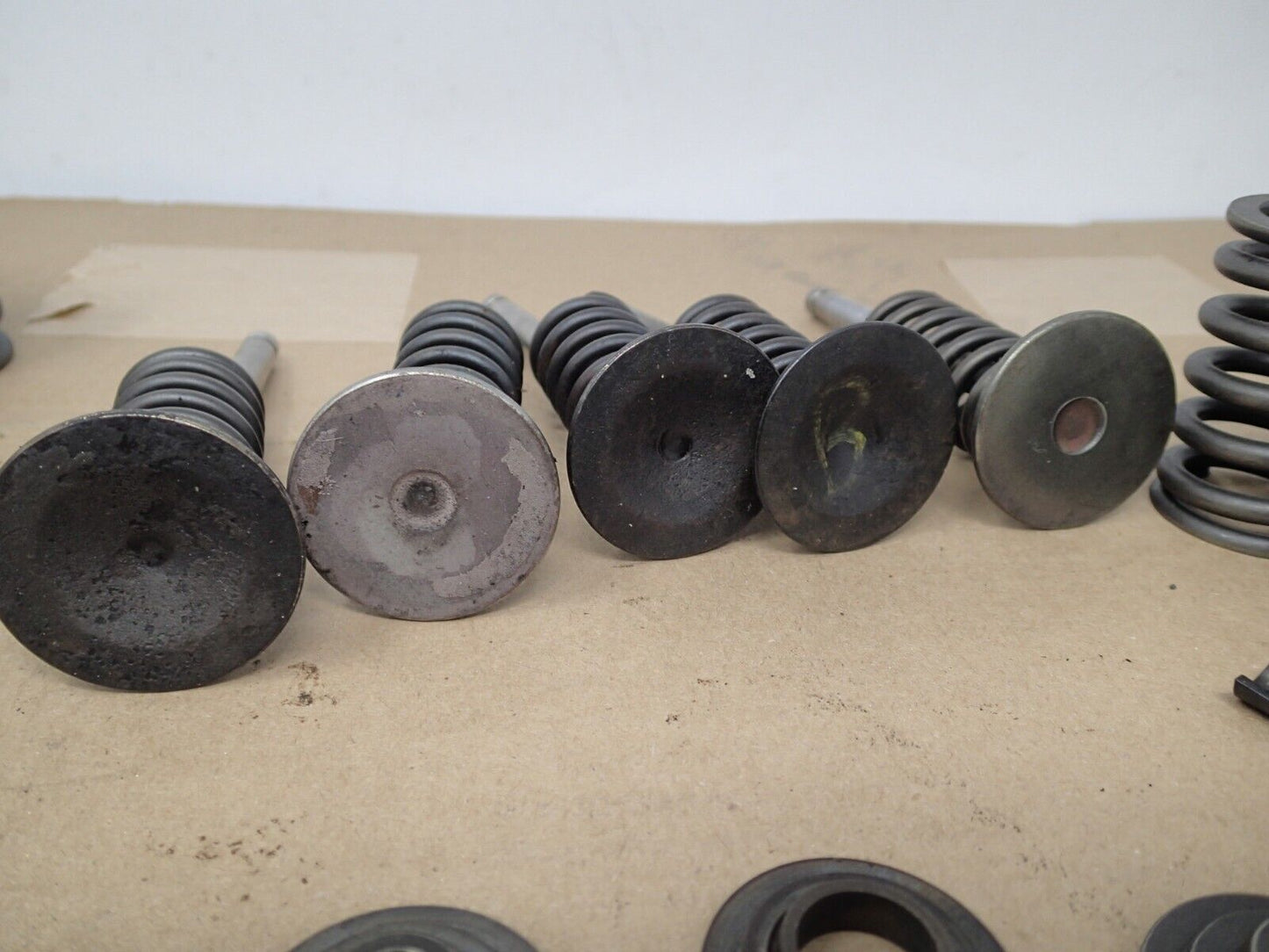 HARLEY DAVIDSON Motorcycle Part OEM Intake Valve 883 P/N 18031-86 USED
