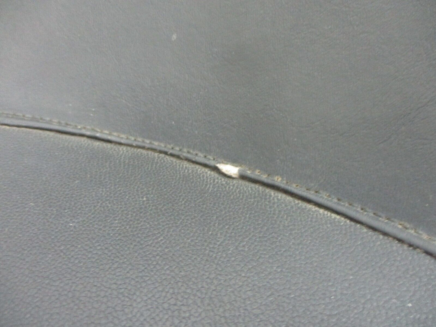 2008 08 Harley Davidson Electra Glide Front Saddle Seat Tear (4882)