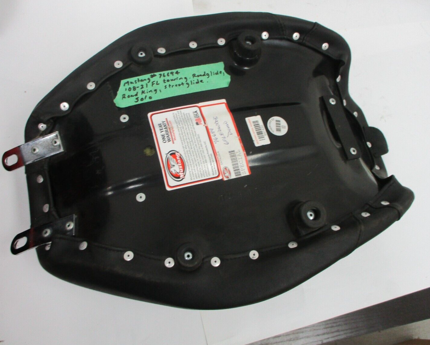 Mustang Wide Tripper Solo Seat Diamond Stitch Black 947430