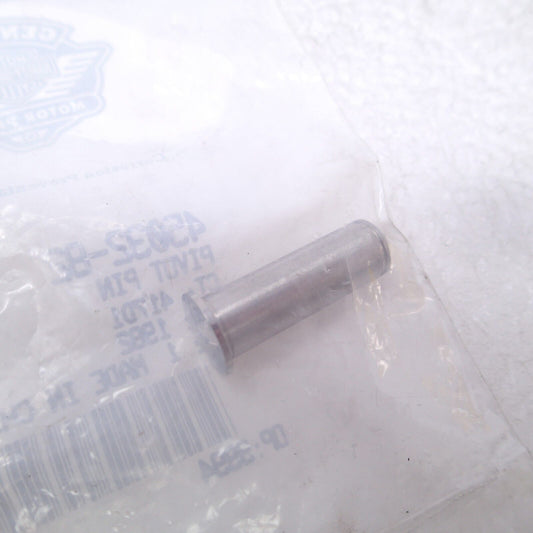 Harley Hand Lever Pivot Pin and Clip XL Sportster 45032-82