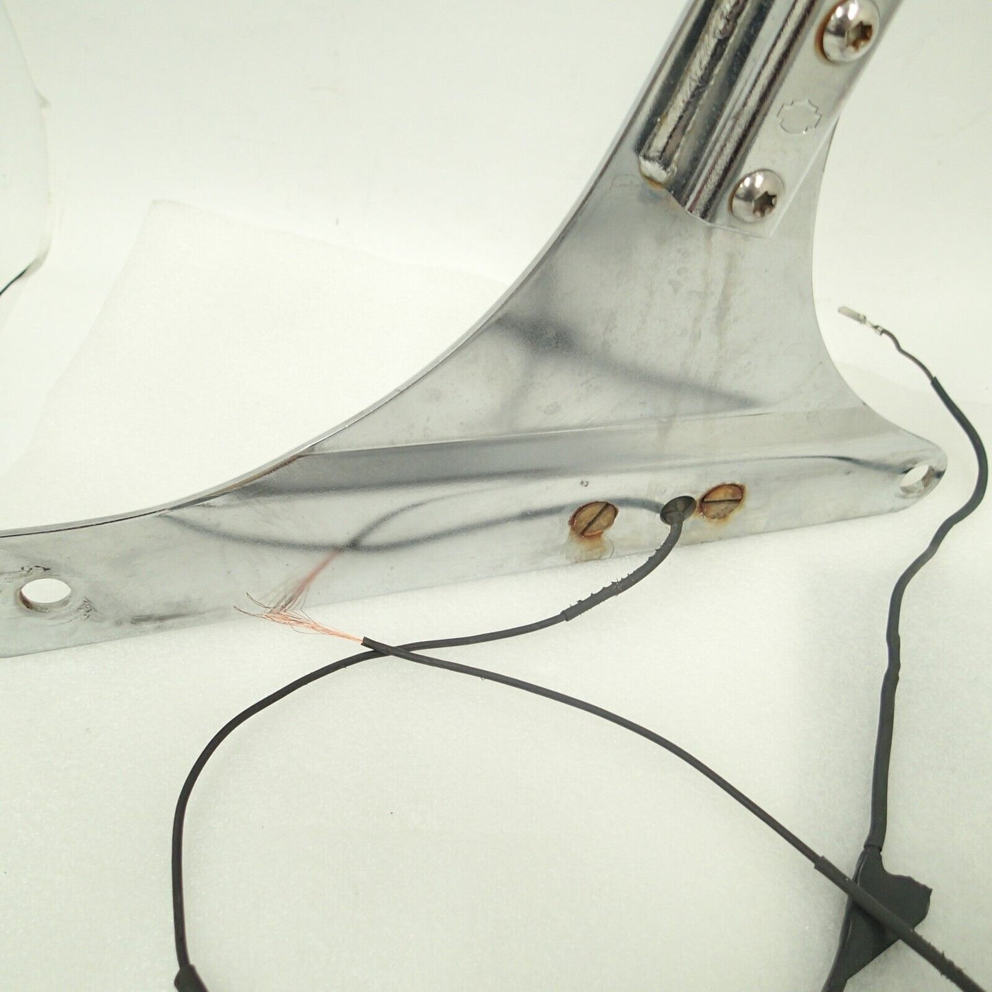 Chrome Sissy Bar + Wedge Style Marker Lights Harley  2004 FLSTC