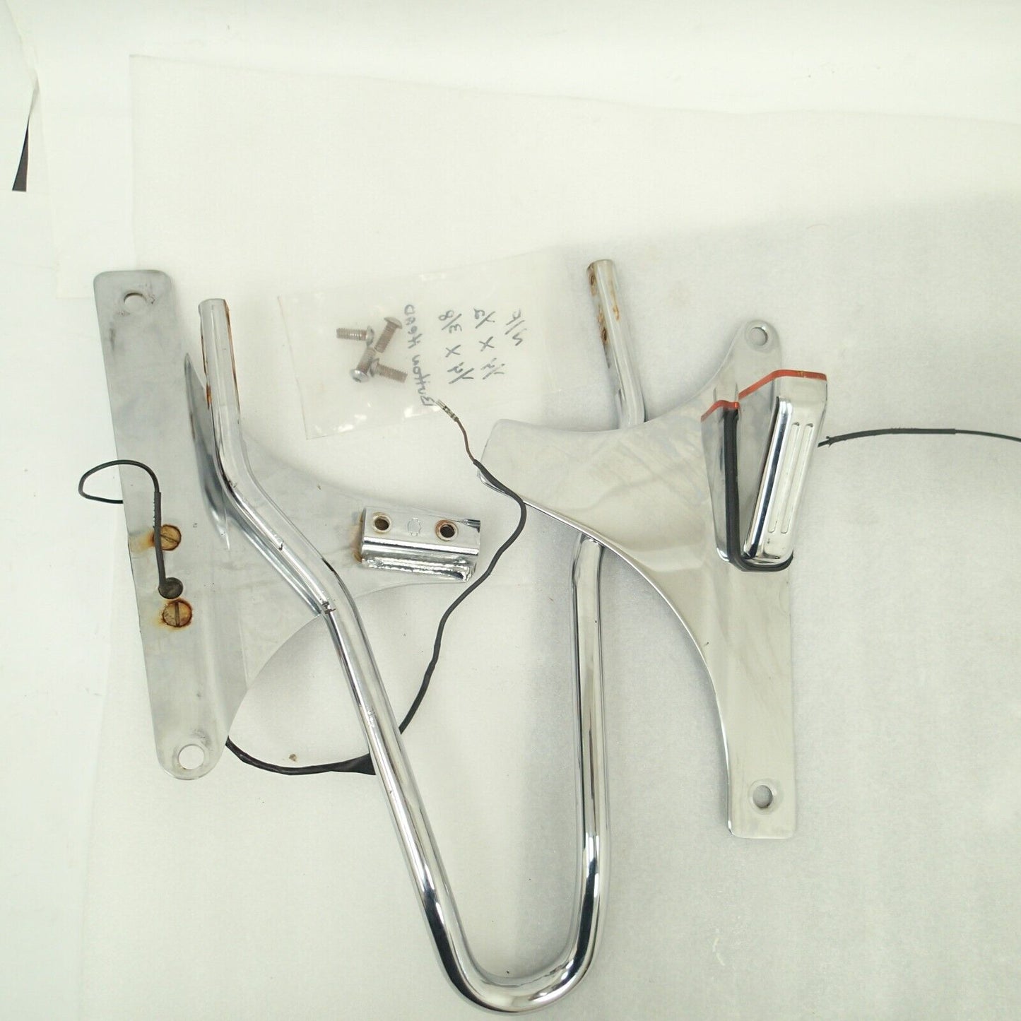 Chrome Sissy Bar + Wedge Style Marker Lights Harley  2004 FLSTC