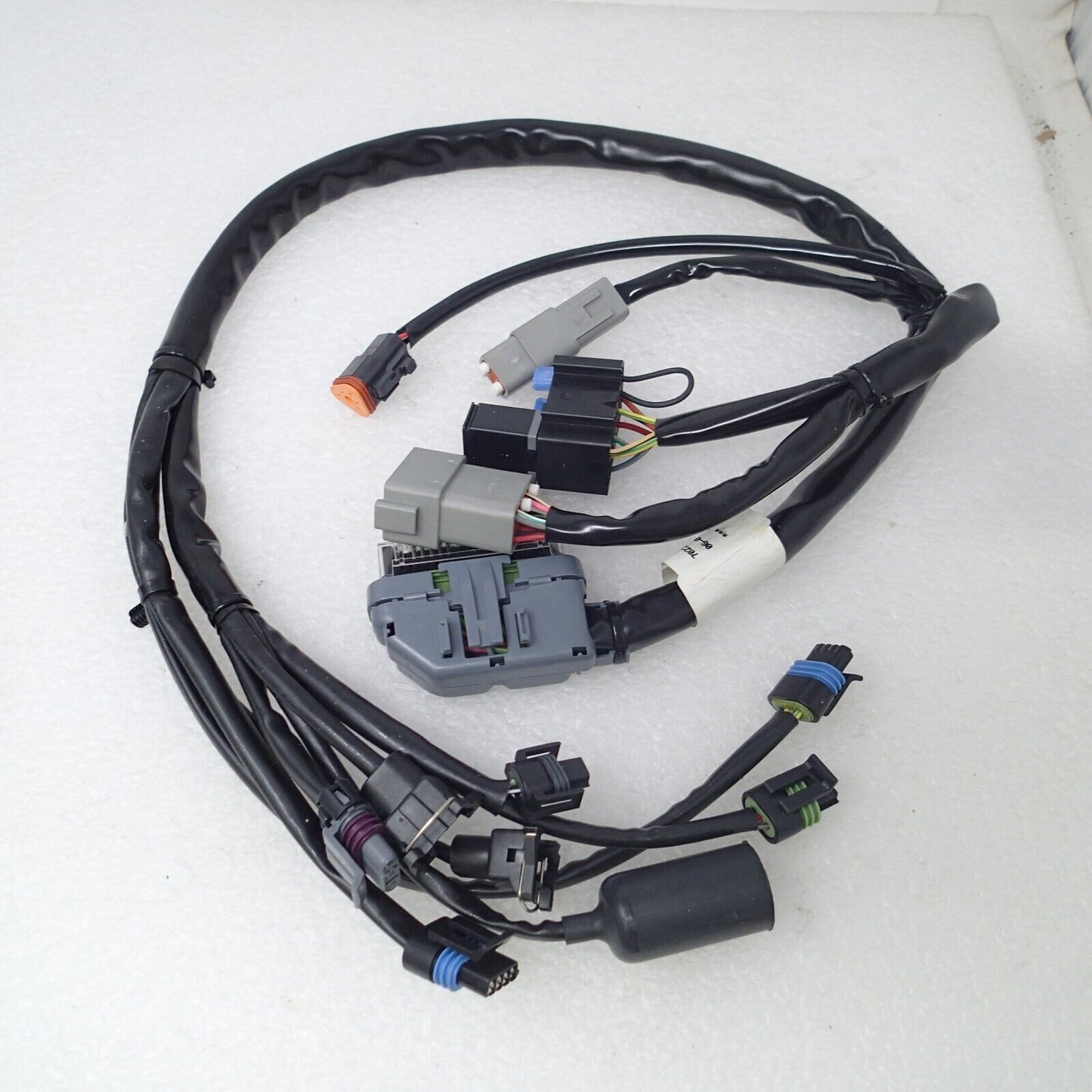 Harley Davidson OEM Wiring Harness FLHR, FLHT 04-05 Models 70233-04 NEW