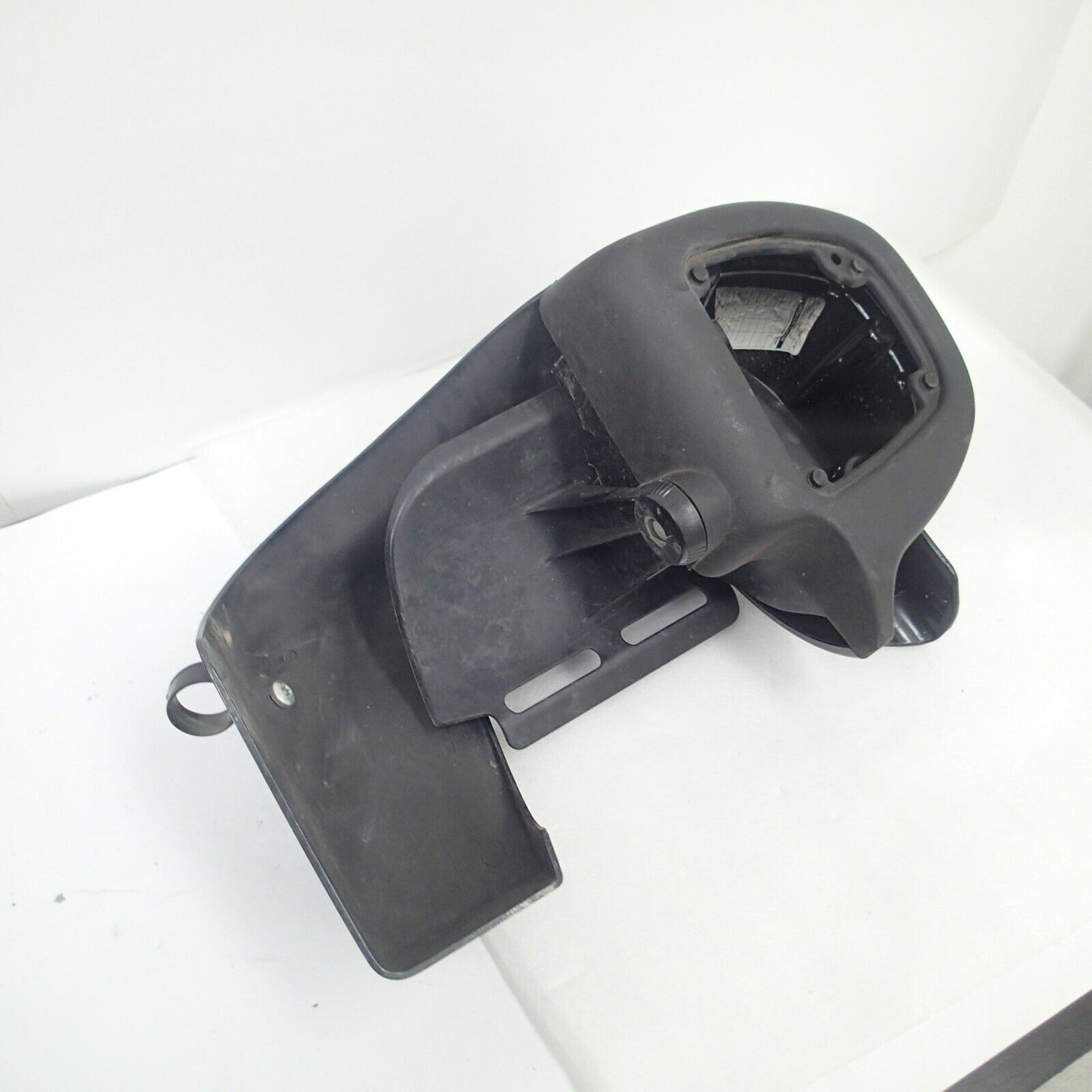 HARLEY-DAVIDSON ELECTRA GLIDE LEFT SIDE GLOVE BOX LOWER FAIRING
