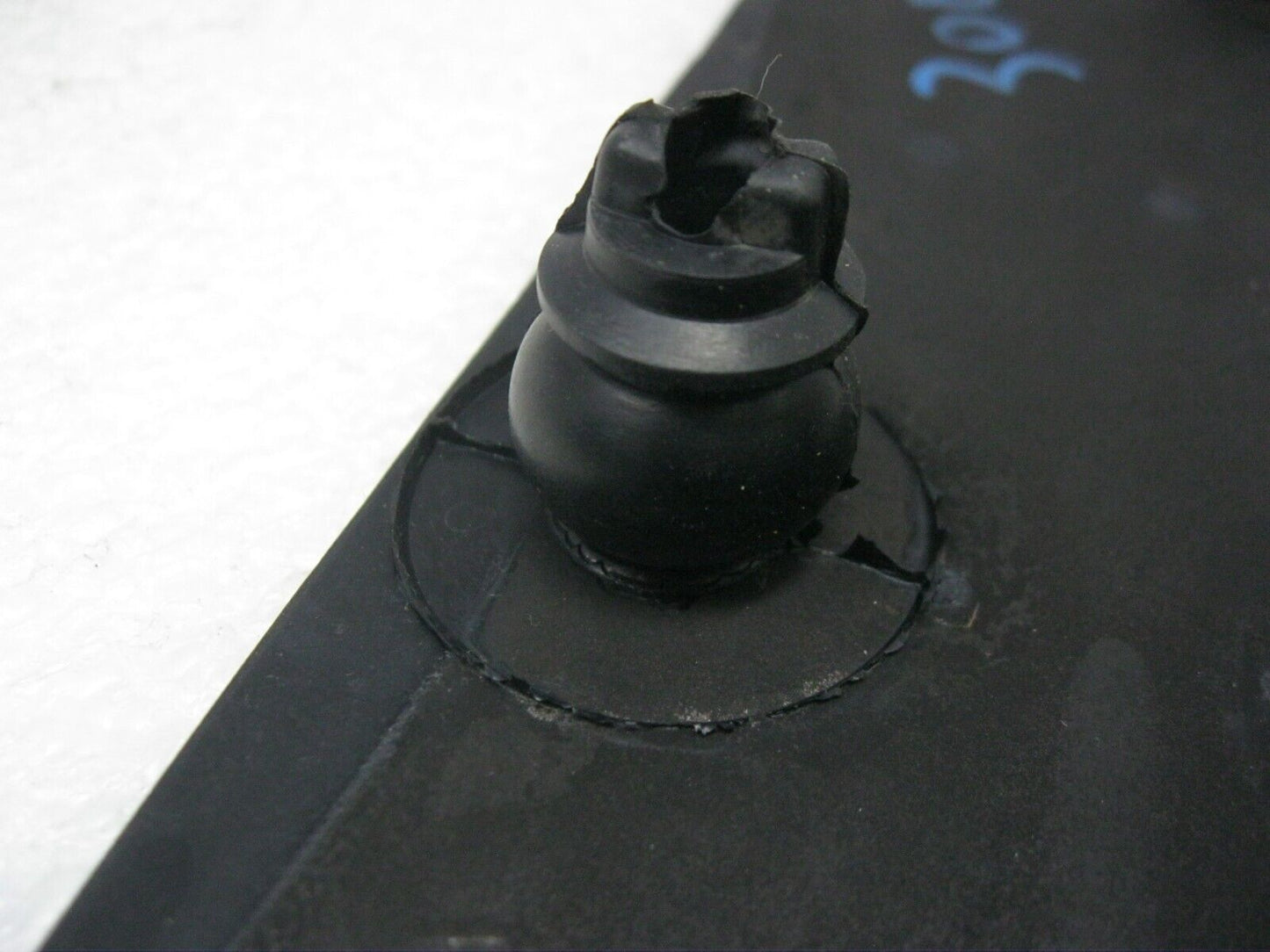 Harley-Davidson  '06-later Touring Footboard Insert (Single) Torn Knobs 50614-06