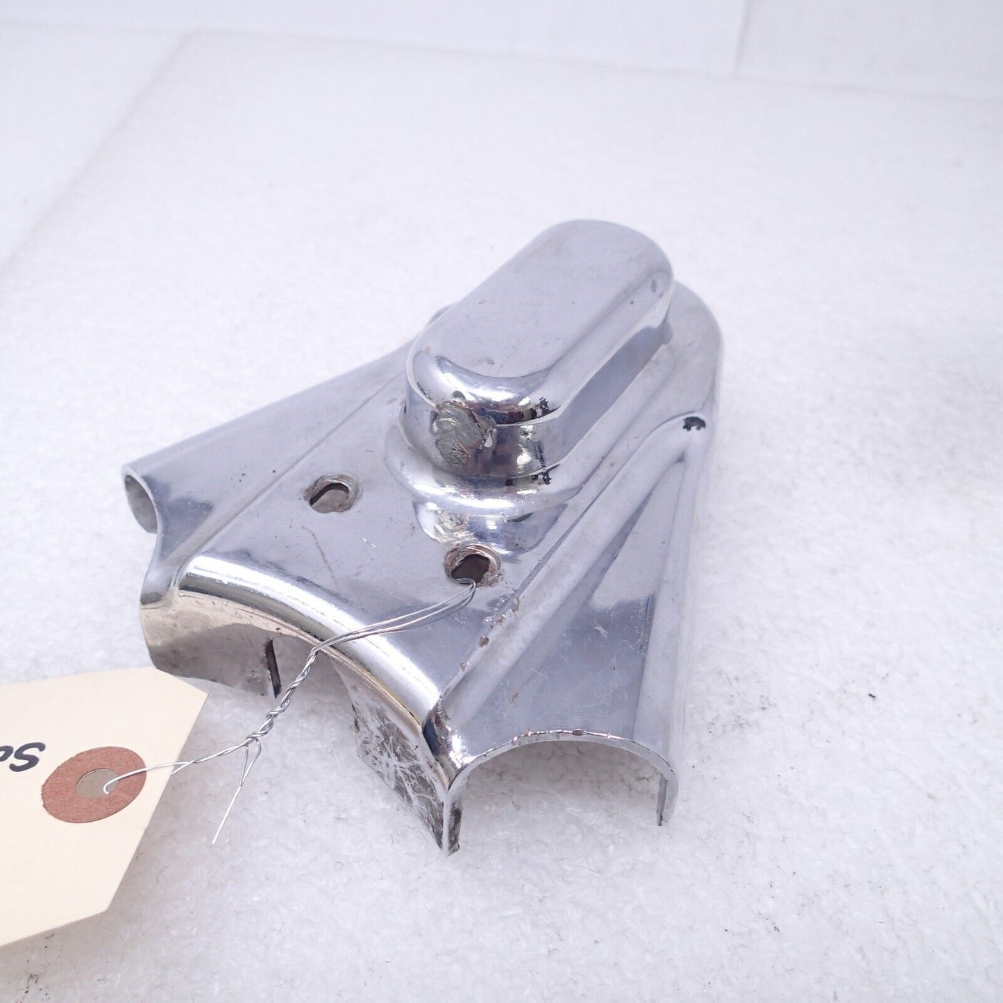 Harley Davidson Phantom Swingarm Axle Cover AFTERMARKET Kuryakyn 8202