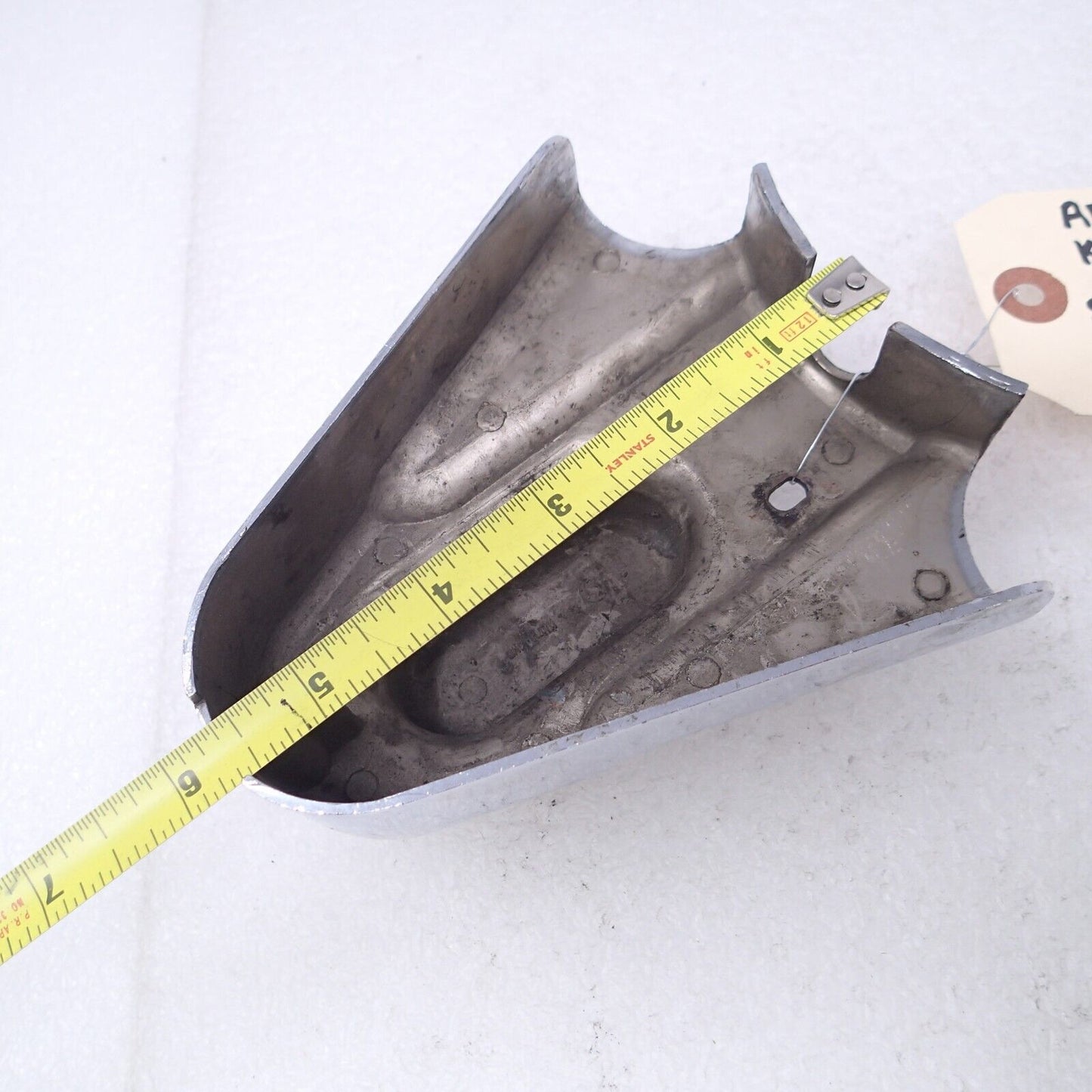 Harley Davidson Phantom Swingarm Axle Cover AFTERMARKET Kuryakyn 8202