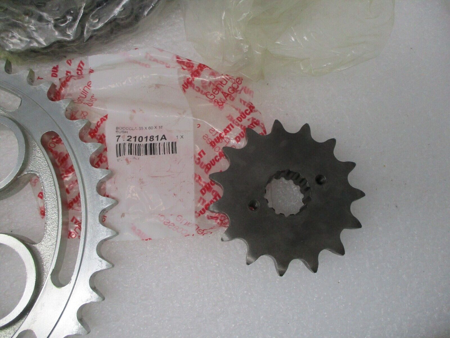 KIT CHAIN TRANSMISSION OEM DUCATI 15x41-520 DUCATI MONSTER 800 S2R - 67620591A