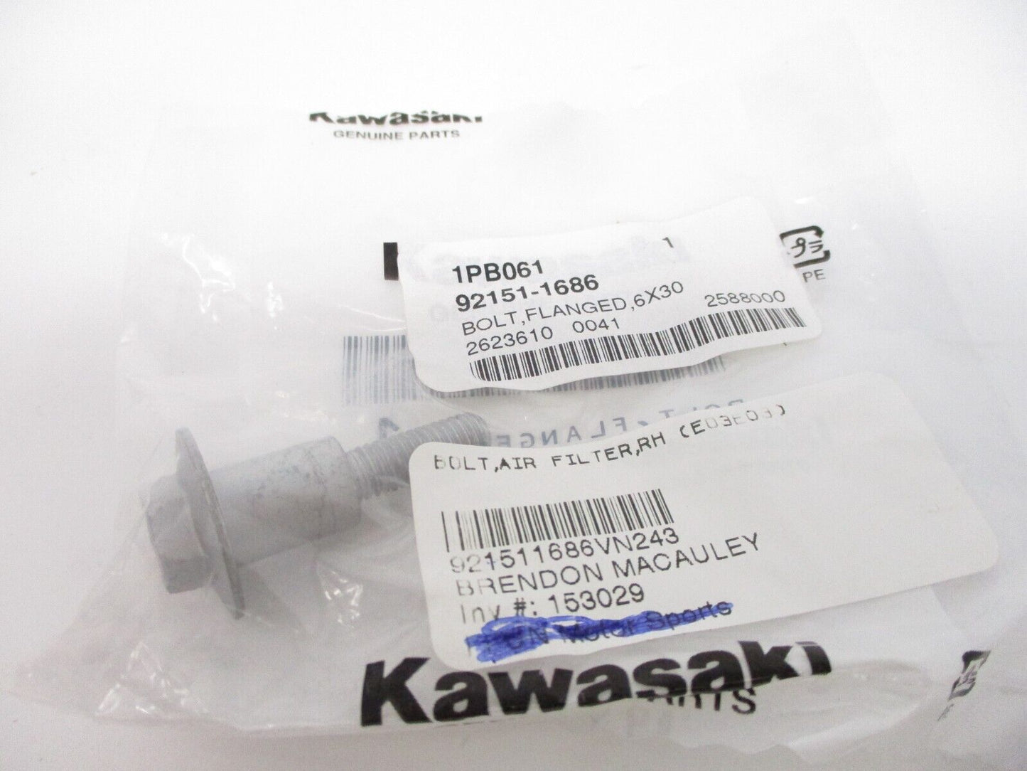 Kawasaki 92151-1686 - BOLT AIR FILTER RH